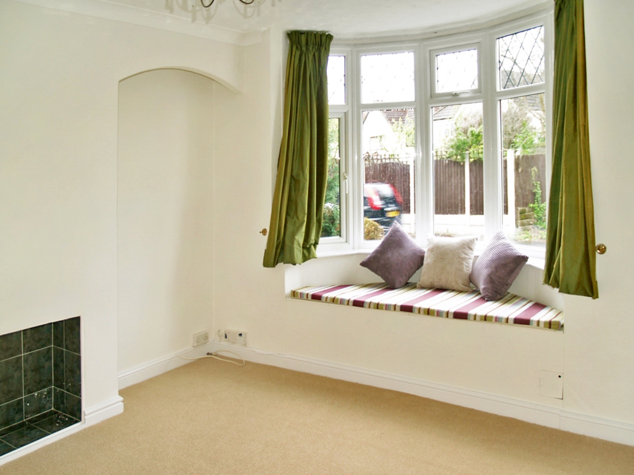 3 bedroom semi detached house SSTC in Solihull - photograph 5.