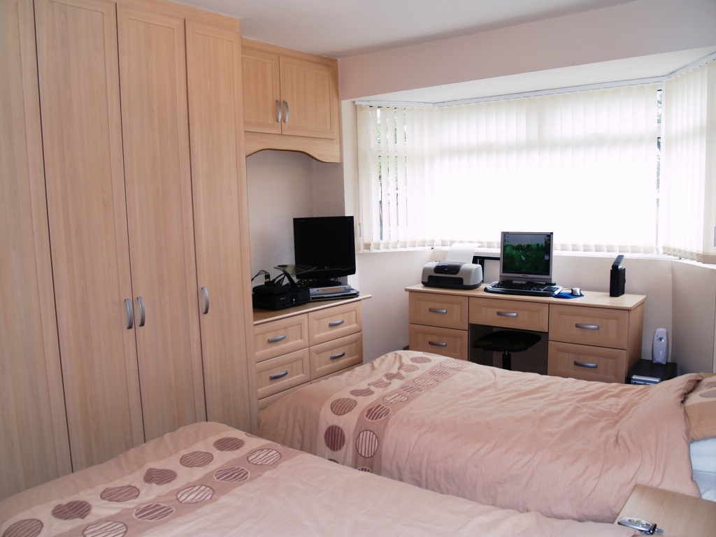 3 bedroom semi detached house Sold in Birmingham - photograph 9.