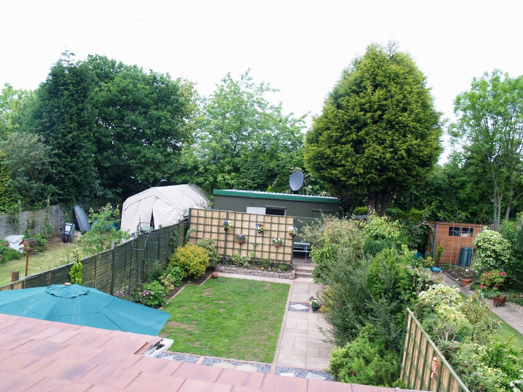 3 bedroom semi detached house Sold in Birmingham - photograph 11.