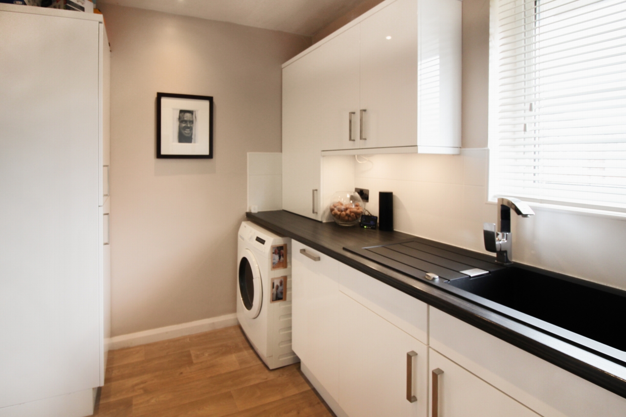 2 bedroom maisonette flat/apartment SSTC in Solihull - Photograph 3.