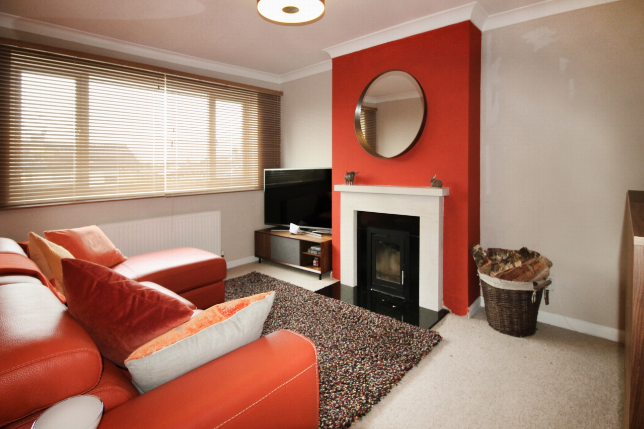 2 bedroom maisonette flat/apartment SSTC in Solihull - Photograph 4.