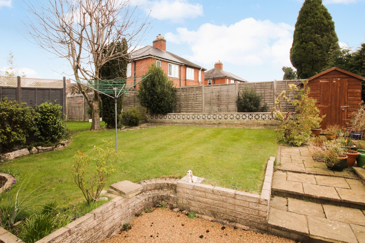 2 bedroom maisonette flat/apartment SSTC in Solihull - Photograph 8.