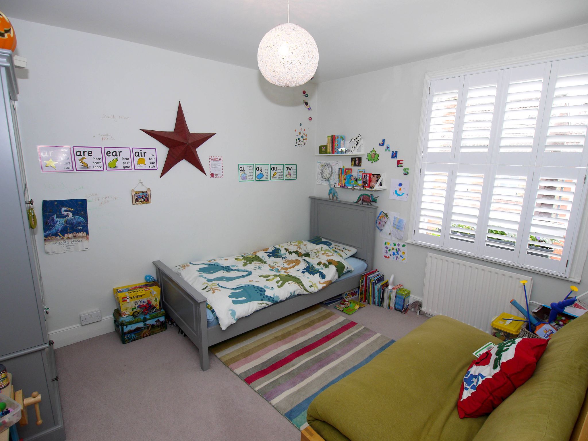 3 bedroom mid terraced house Sold in Sevenoaks - Photograph 9