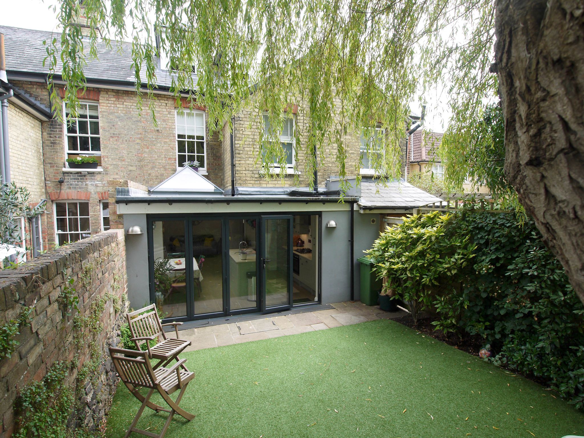 3 bedroom mid terraced house Sold in Sevenoaks - Photograph 12