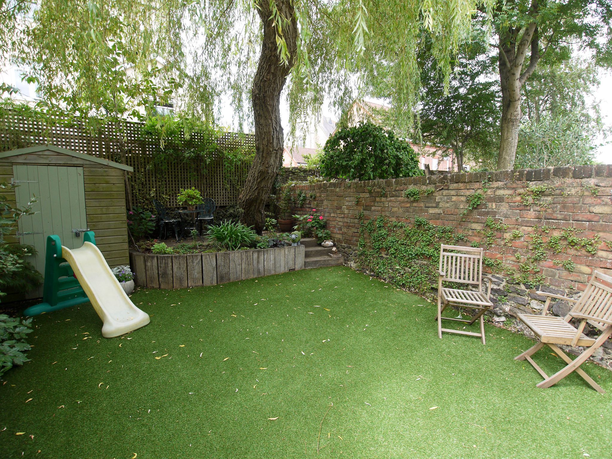 3 bedroom mid terraced house Sold in Sevenoaks - Photograph 13