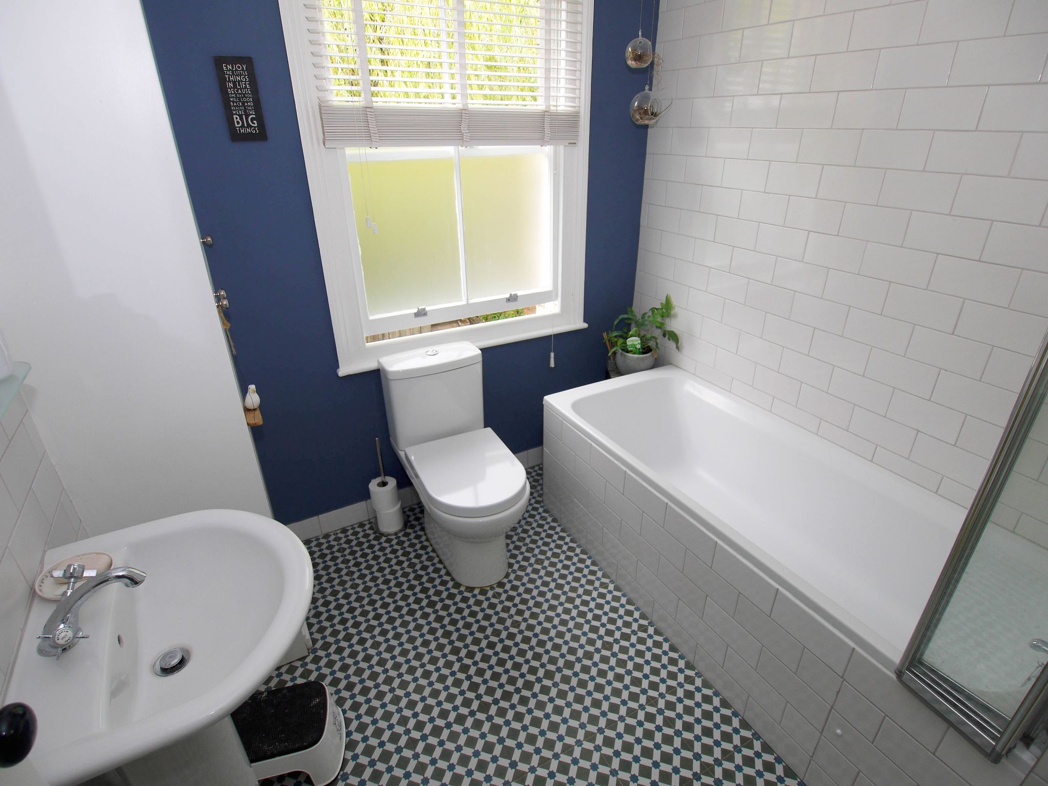 3 bedroom mid terraced house Sold in Sevenoaks - Photograph 10