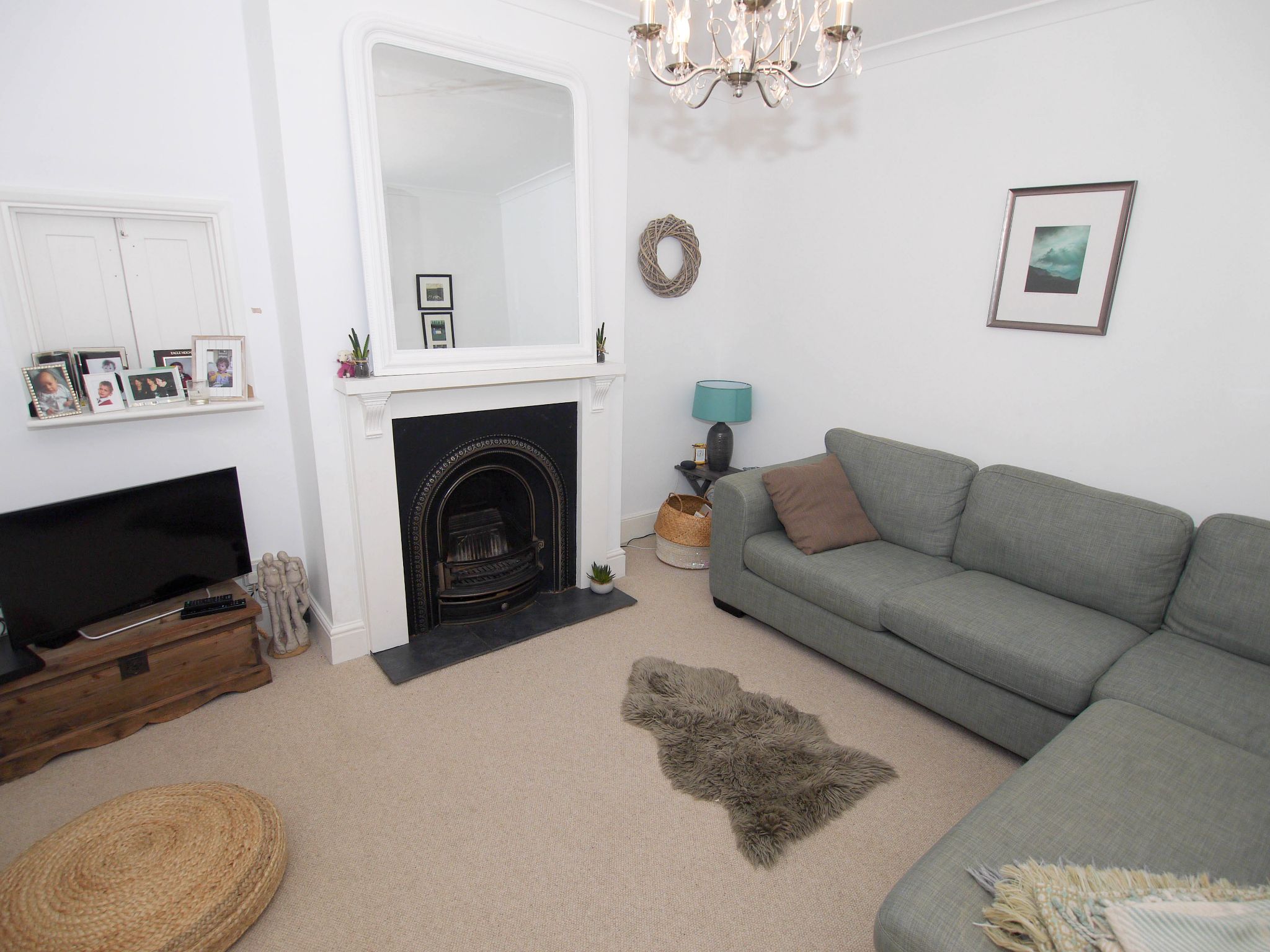 3 bedroom mid terraced house Sold in Sevenoaks - Photograph 5