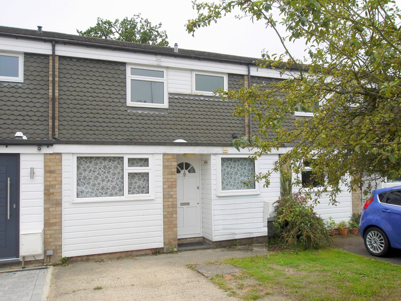 3 bedroom mid terraced house Sold in Sevenoaks - Photograph 1