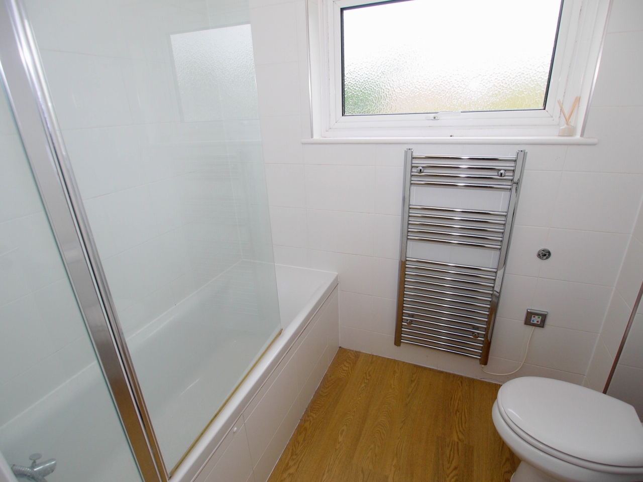 3 bedroom mid terraced house Sold in Sevenoaks - Photograph 5
