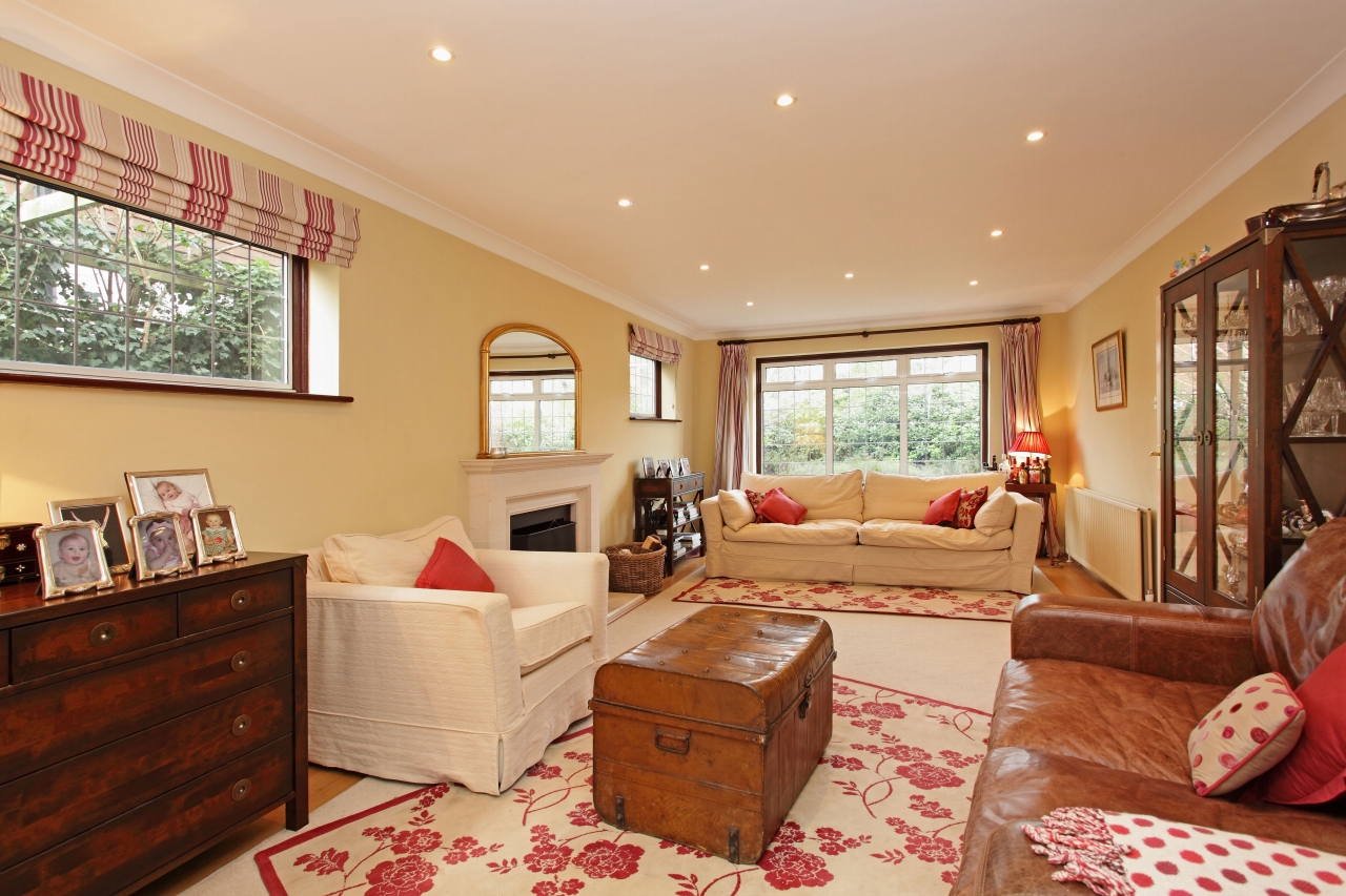 5 bedroom detached house Sold in Sevenoaks - Photograph 3