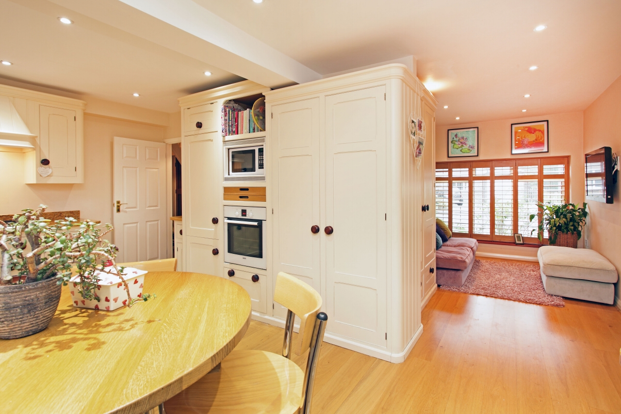 5 bedroom detached house Sold in Sevenoaks - Photograph 6