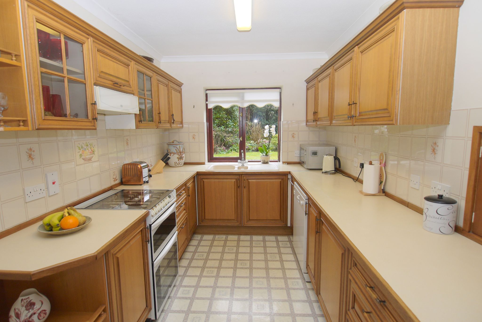 4 bedroom detached house Sold in Sevenoaks - Photograph 7