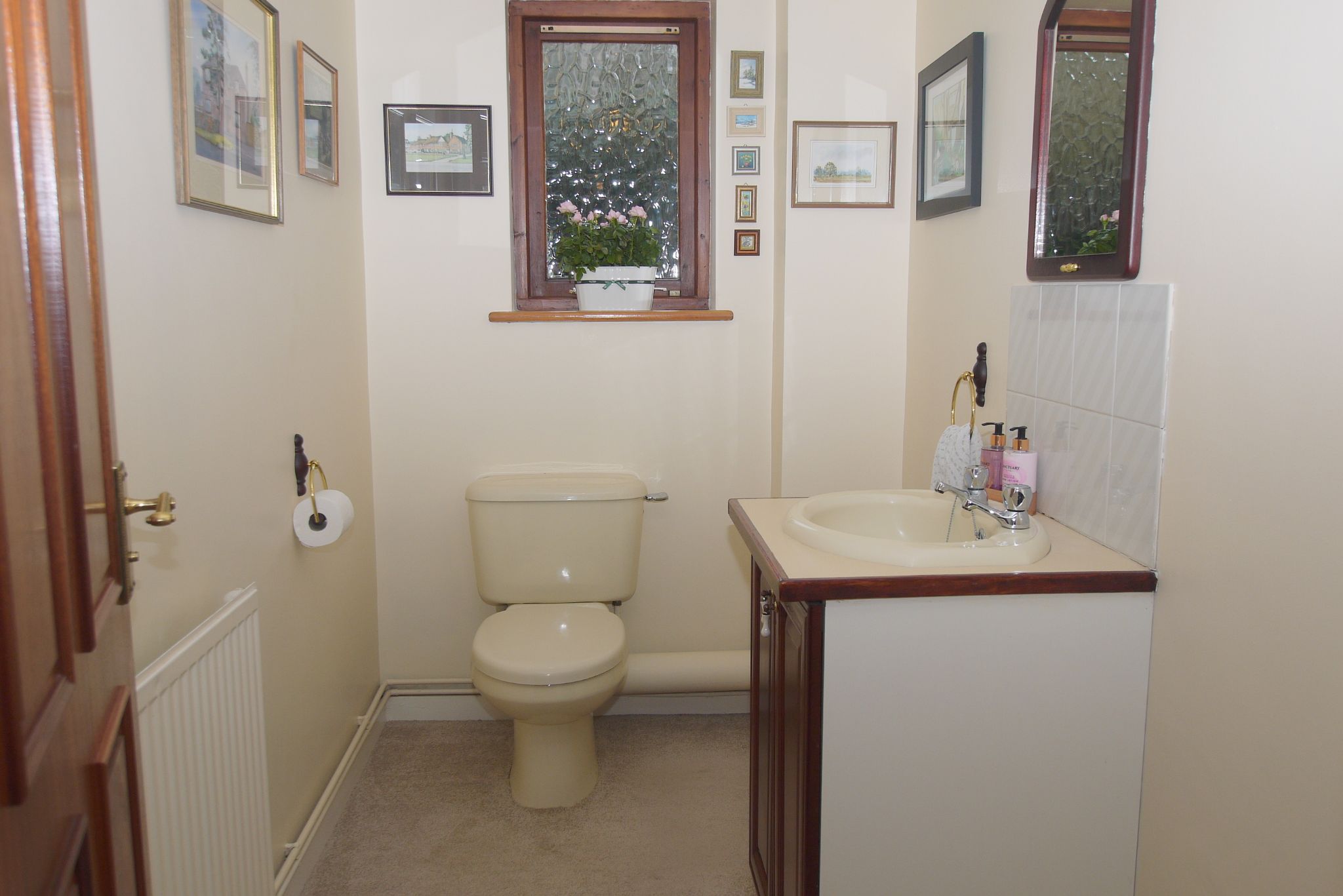 4 bedroom detached house Sold in Sevenoaks - Photograph 8