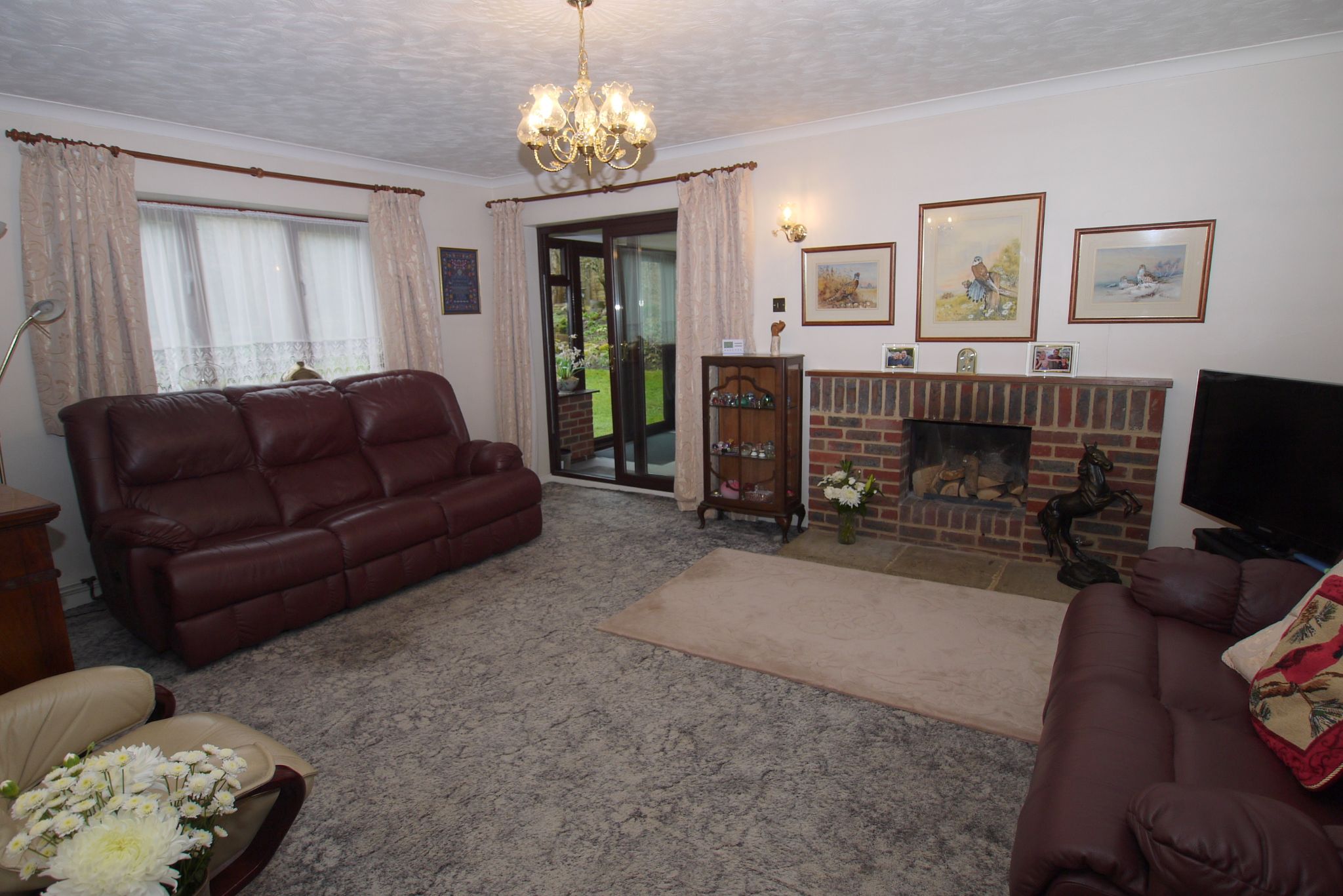 4 bedroom detached house Sold in Sevenoaks - Photograph 2