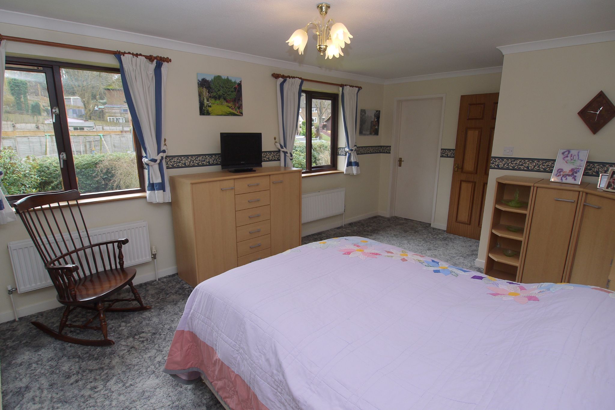4 bedroom detached house Sold in Sevenoaks - Photograph 9