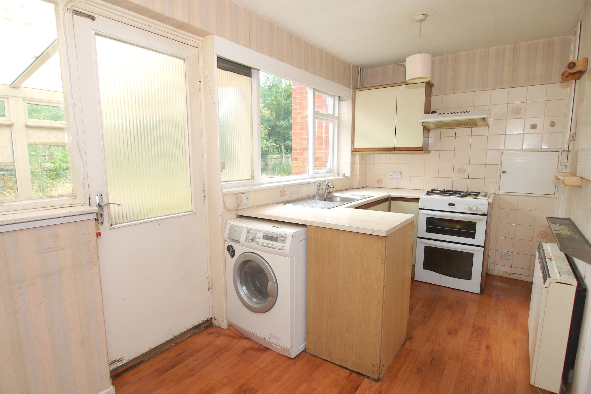 5 bedroom semi-detached house Sold in Sevenoaks - Photograph 4