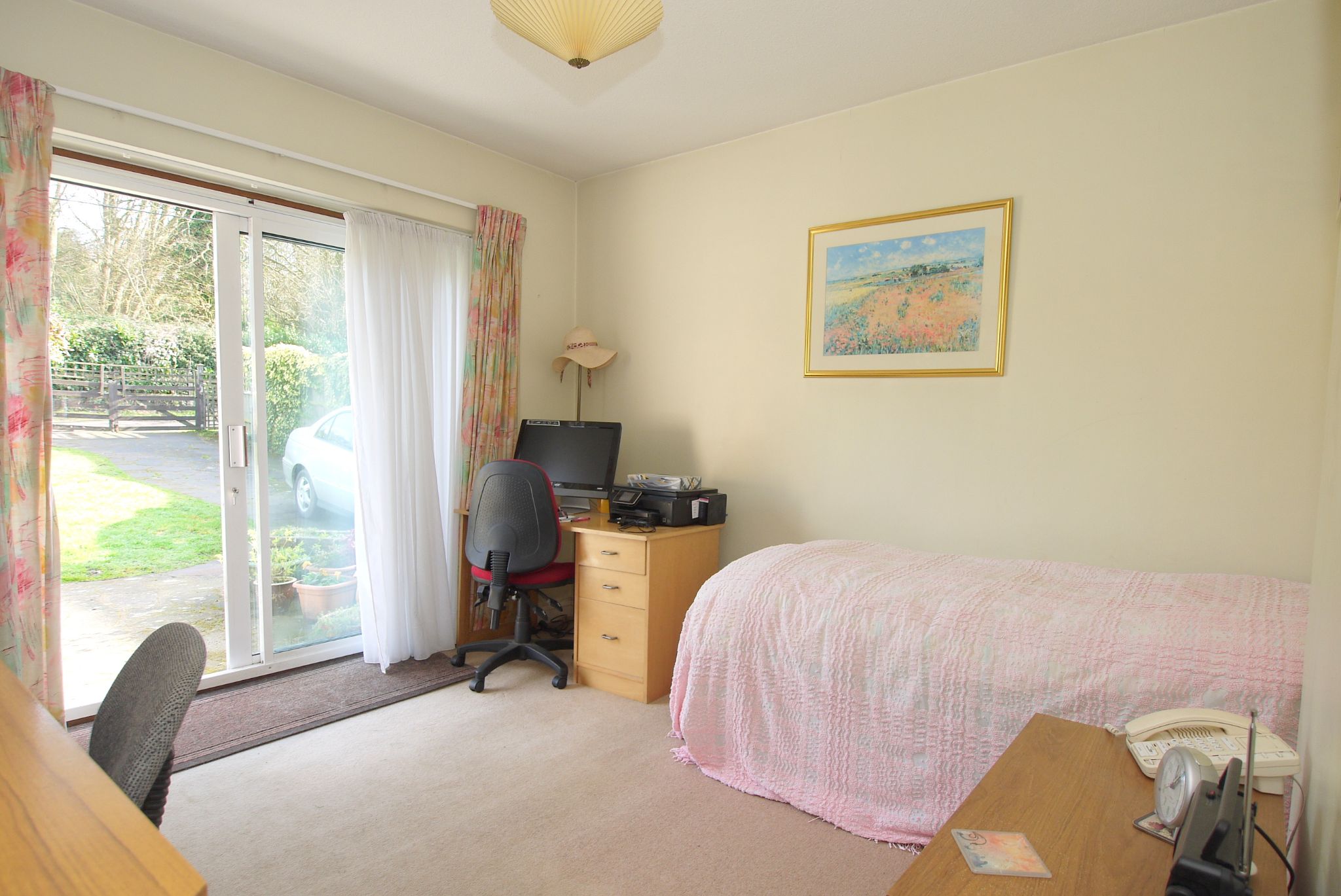 3 bedroom detached bungalow Sold in Sevenoaks - Photograph 7