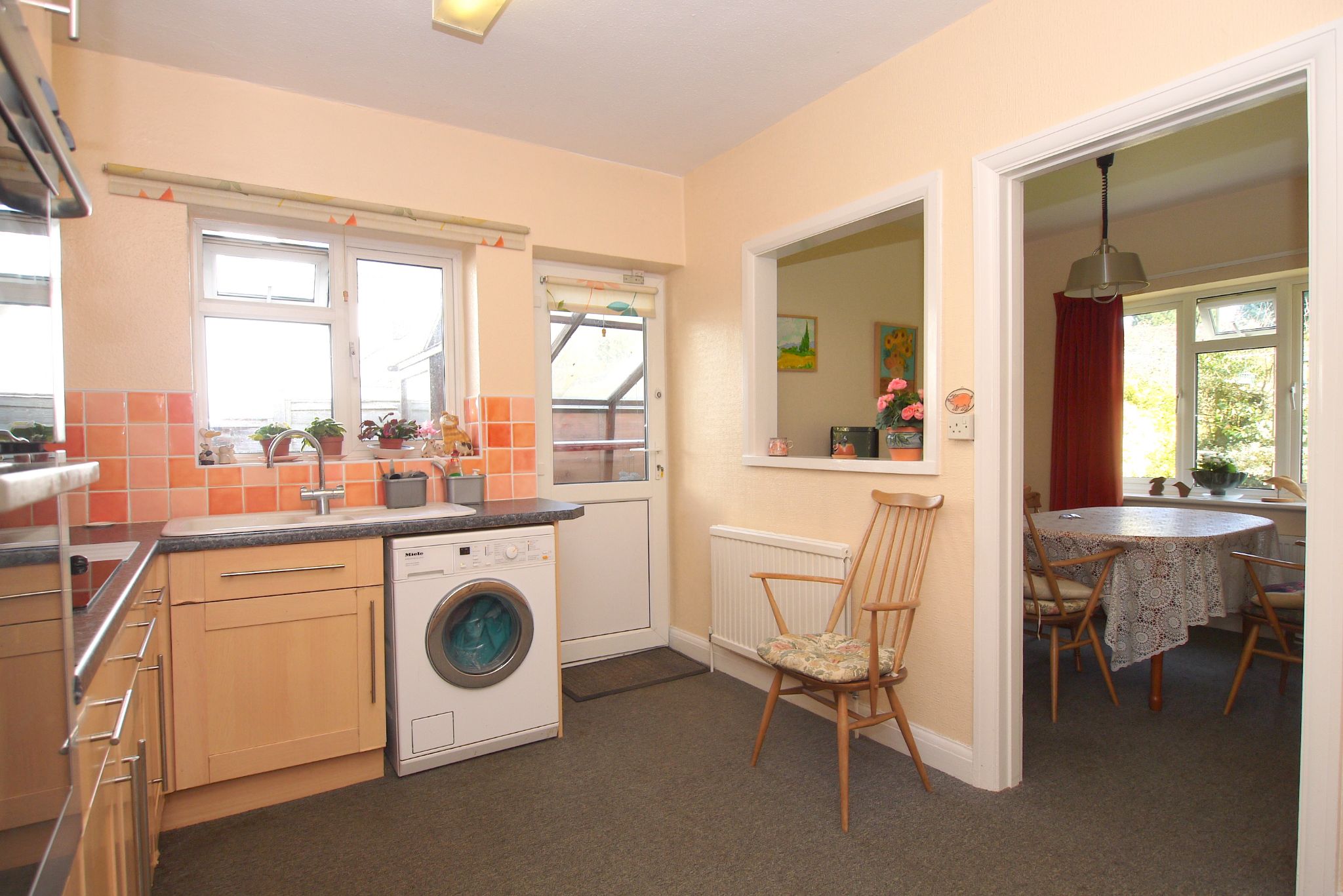 3 bedroom detached bungalow Sold in Sevenoaks - Photograph 5