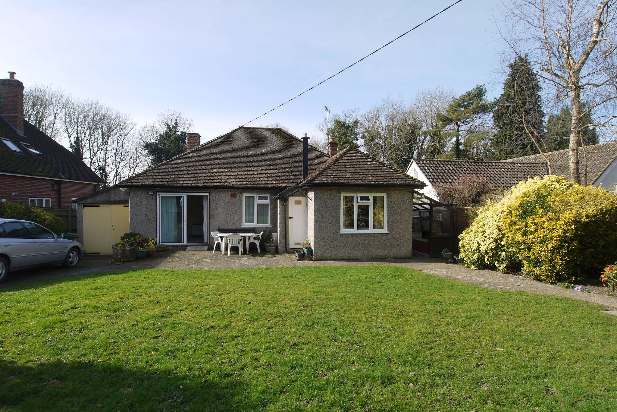 3 bedroom detached bungalow Sold in Sevenoaks - Photograph 12
