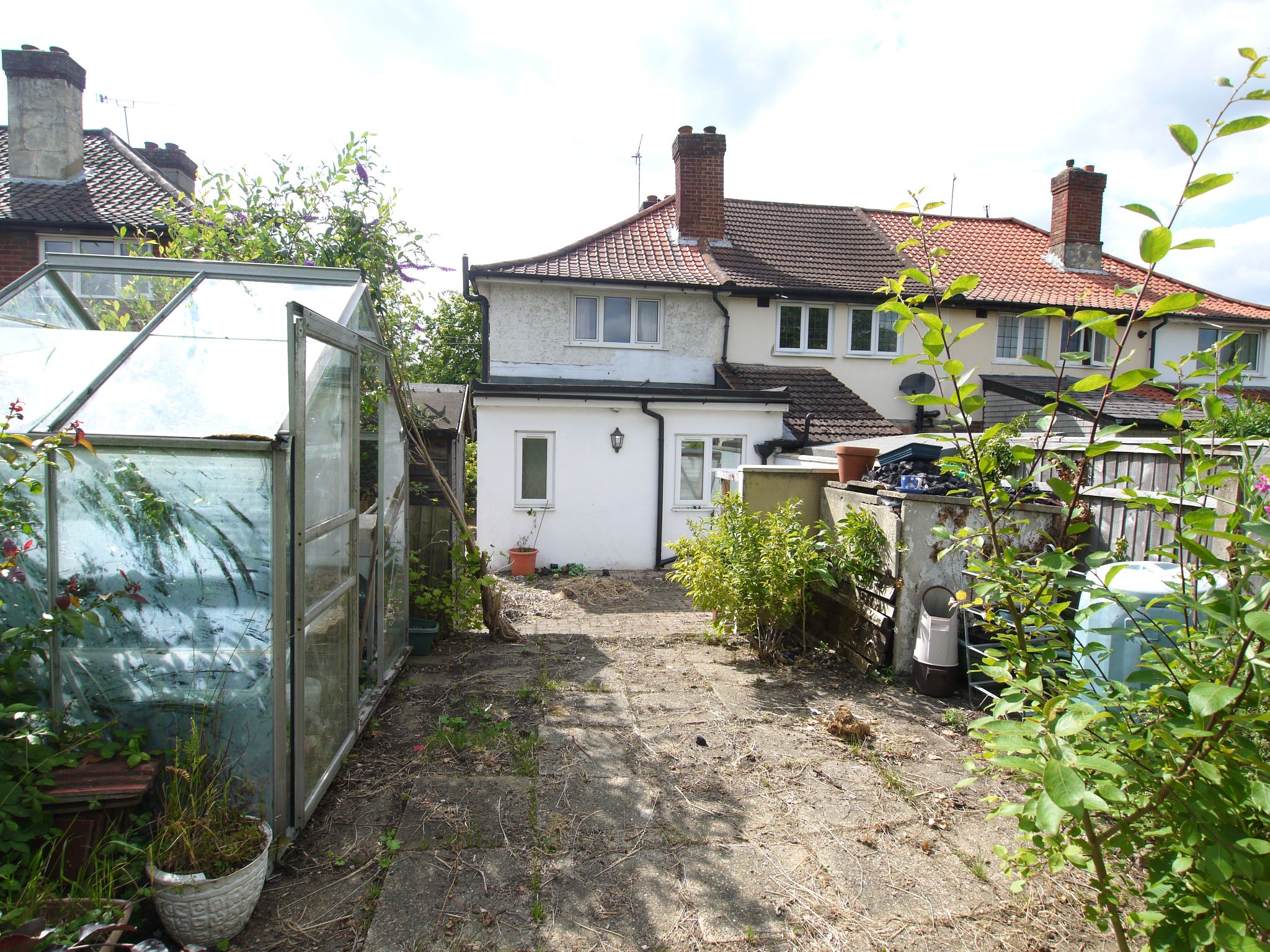 2 bedroom end terraced house Sold in Sevenoaks - Photograph 9