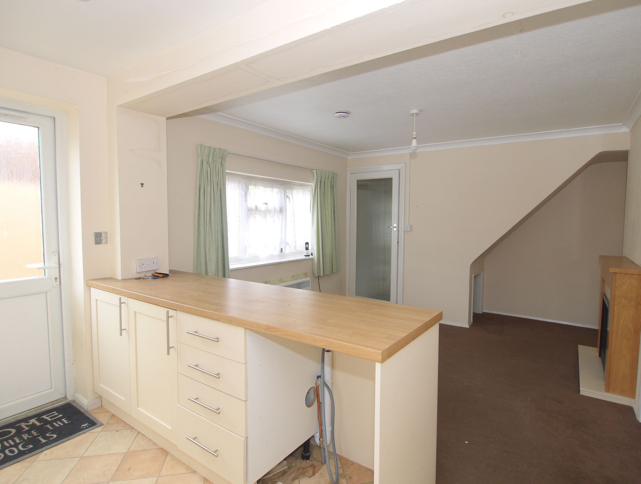 2 bedroom end terraced house Sold in Sevenoaks - Photograph 4