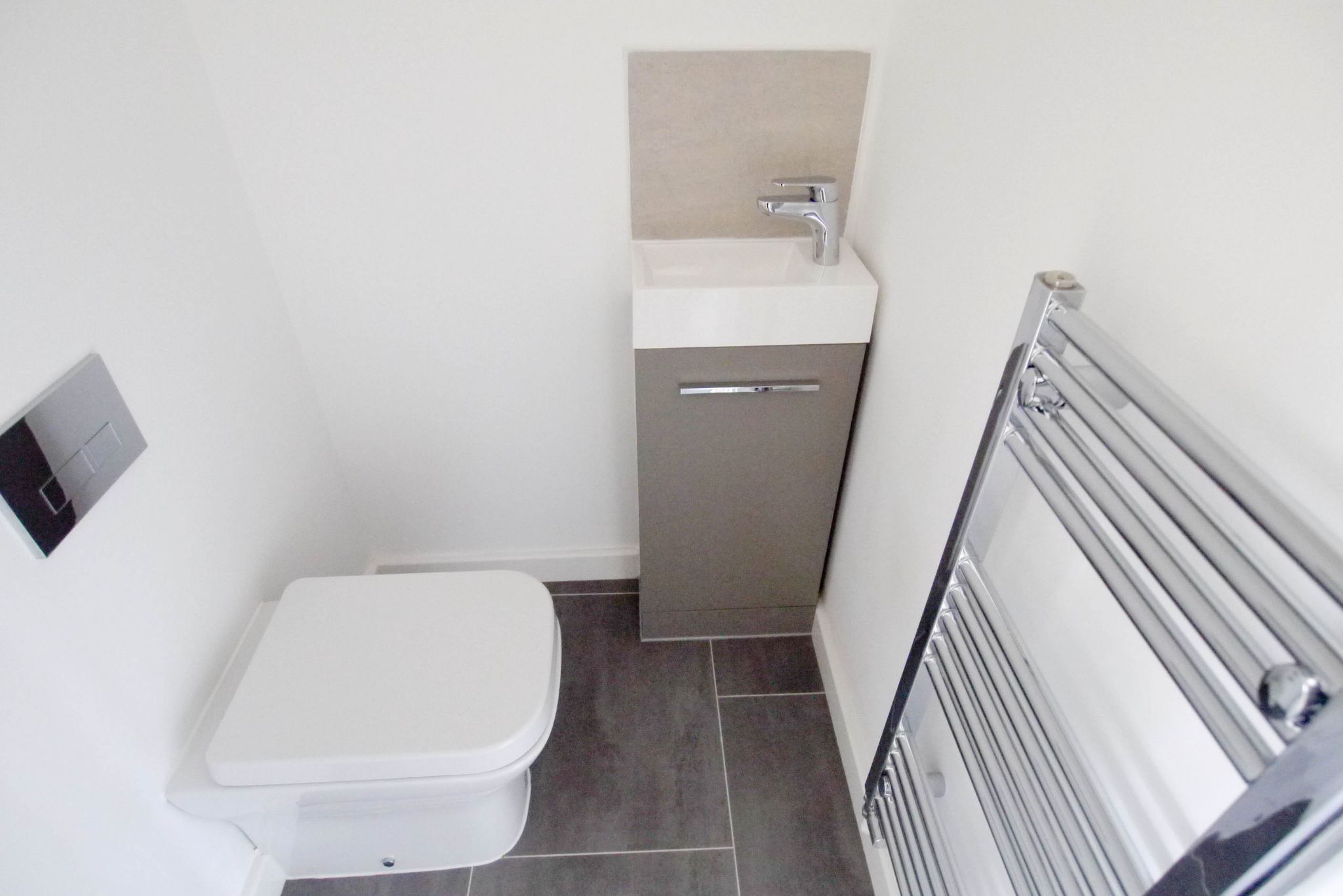 2 bedroom end terraced house Sold in Tonbridge - Photograph 9