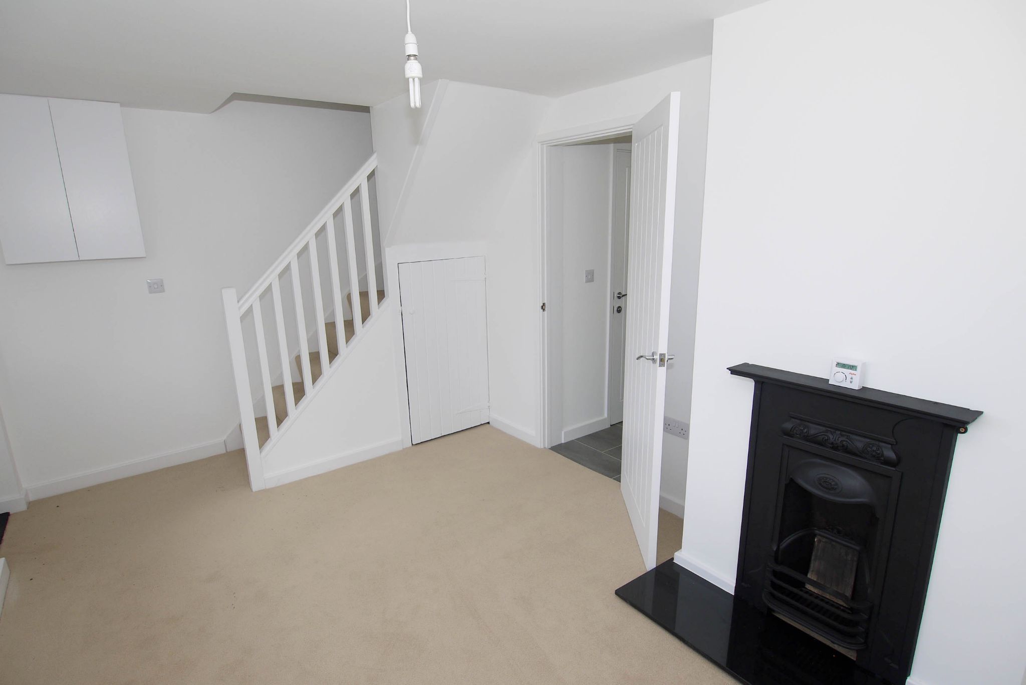 2 bedroom end terraced house Sold in Tonbridge - Photograph 5