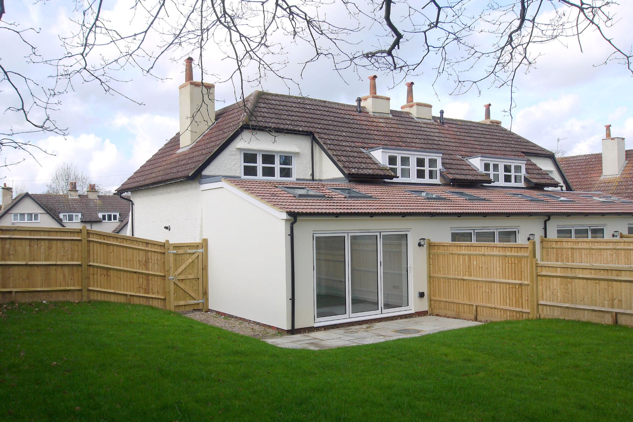 2 bedroom end terraced house Sold in Tonbridge - Photograph 11