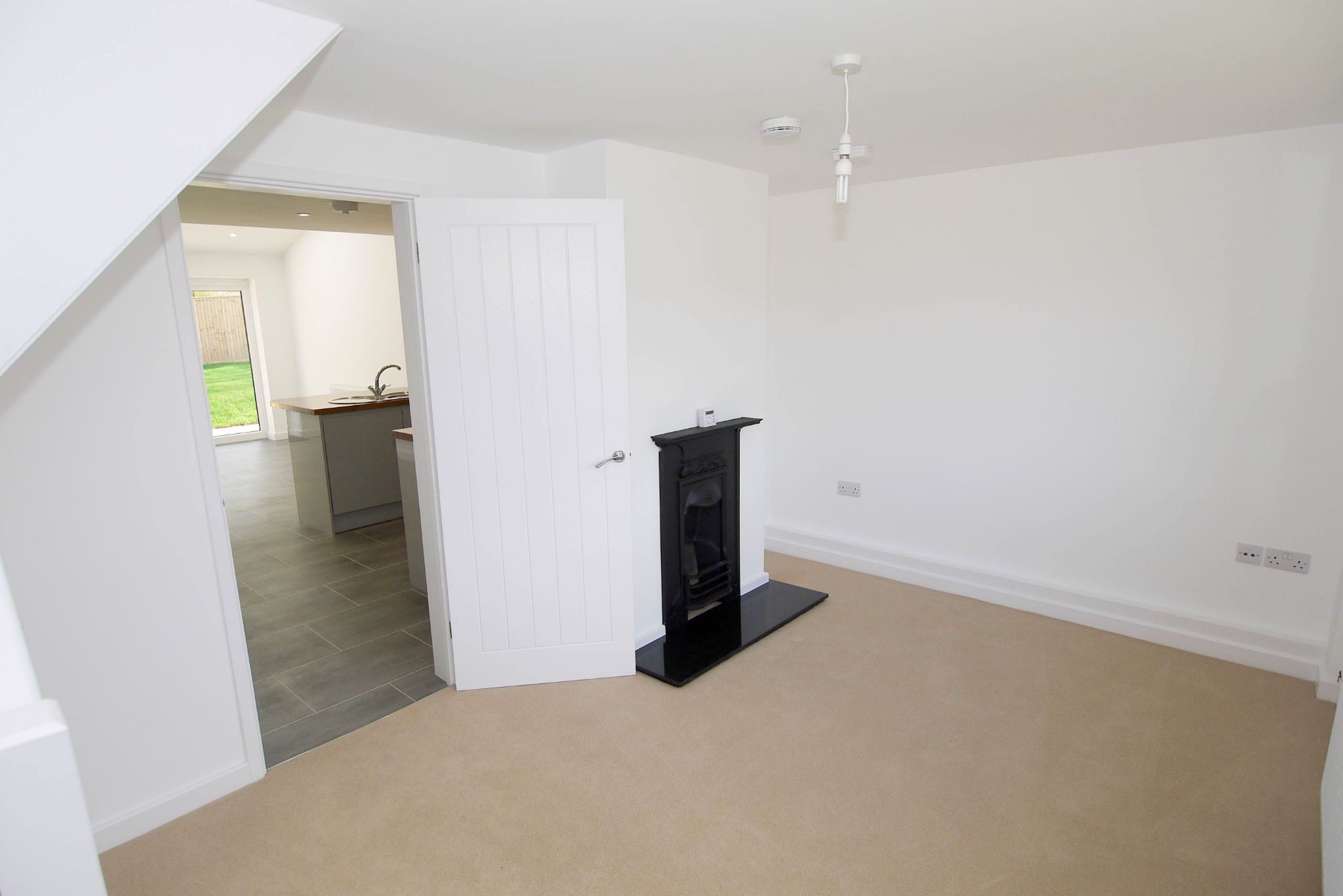 2 bedroom end terraced house Sold in Tonbridge - Photograph 6