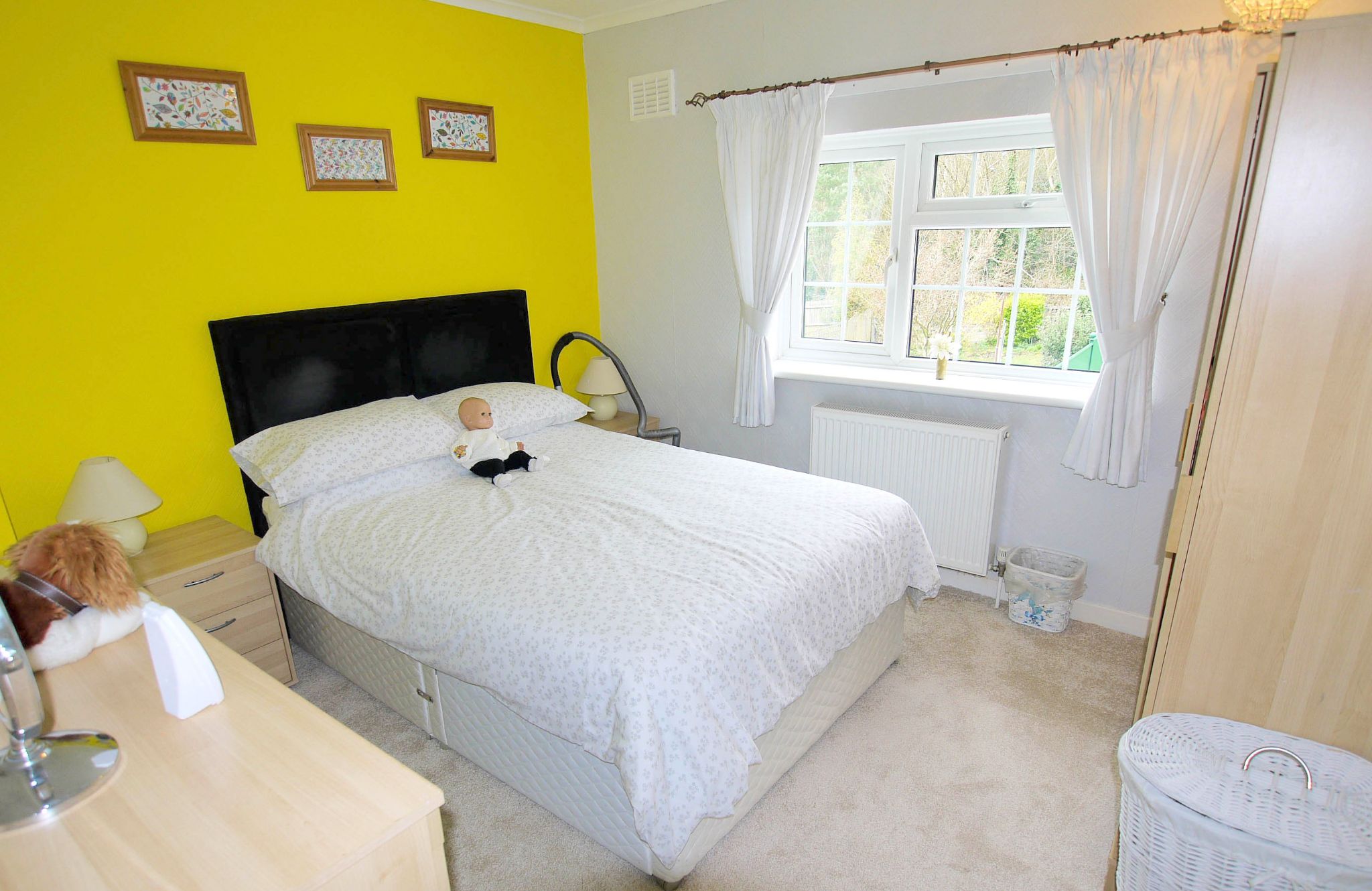 3 bedroom mid terraced house Sold in Sevenoaks - Photograph 8