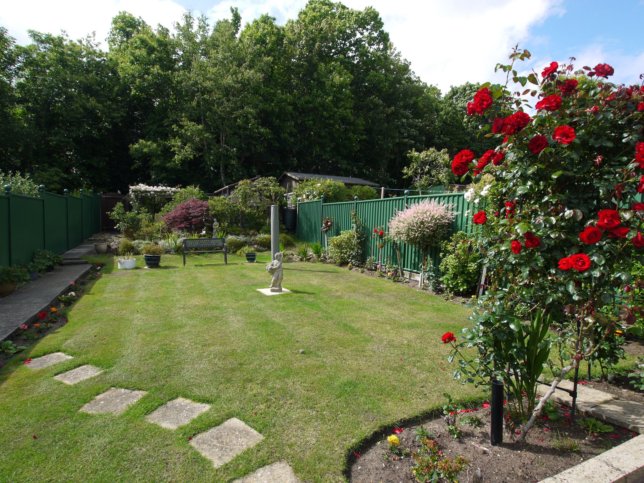 3 bedroom mid terraced house Sold in Sevenoaks - Photograph 10