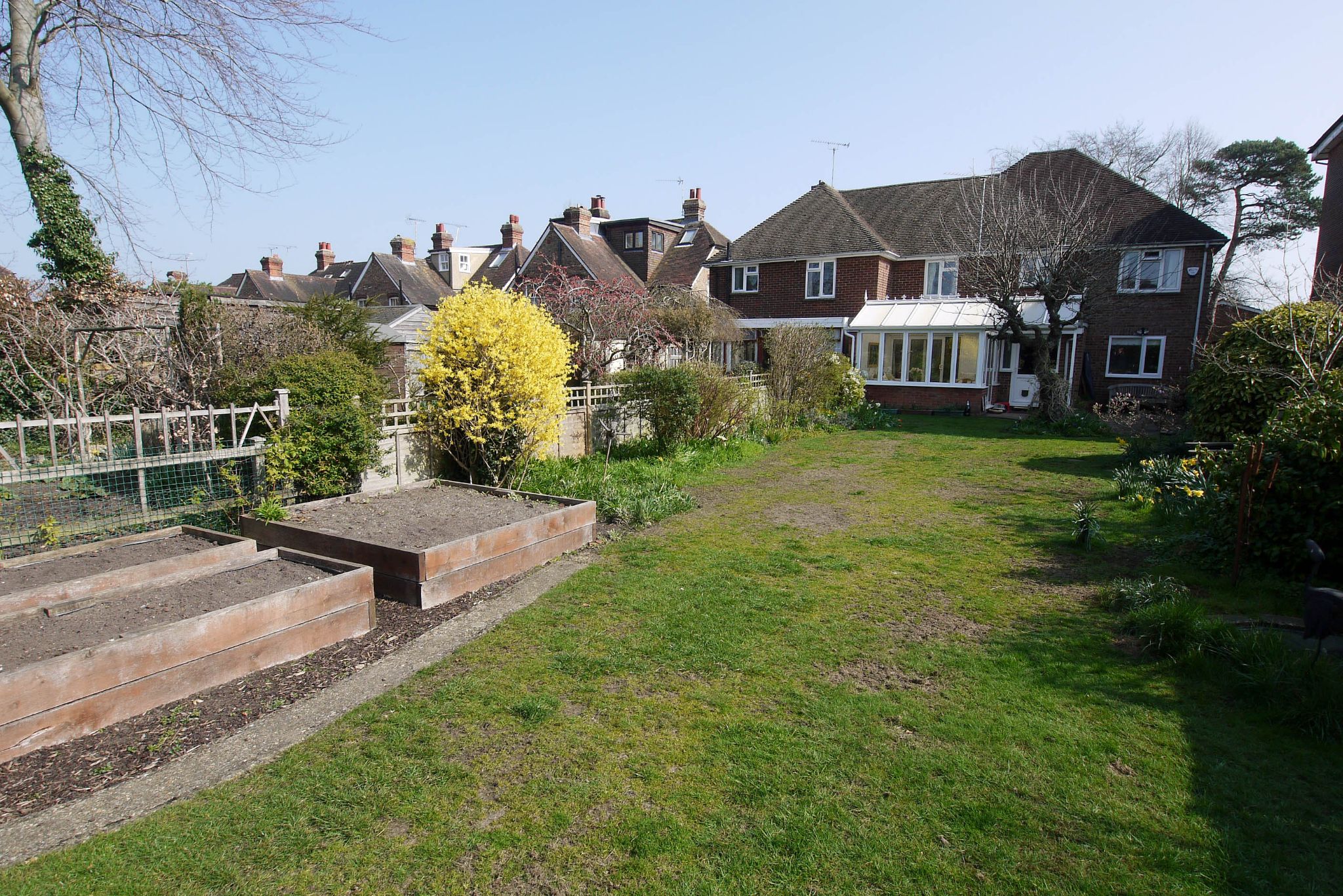 4 bedroom semi-detached house Sold in Sevenoaks - Photograph 13