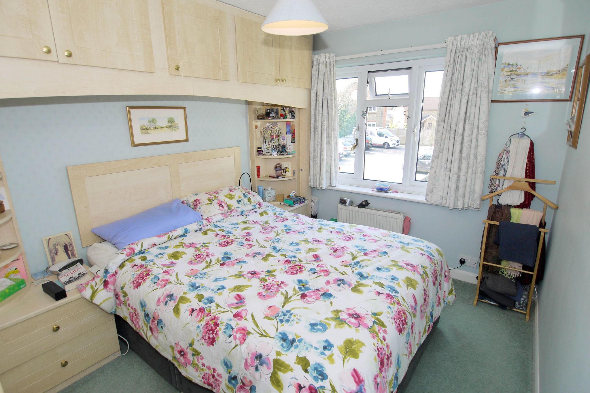 4 bedroom semi-detached house Sold in Sevenoaks - Photograph 9