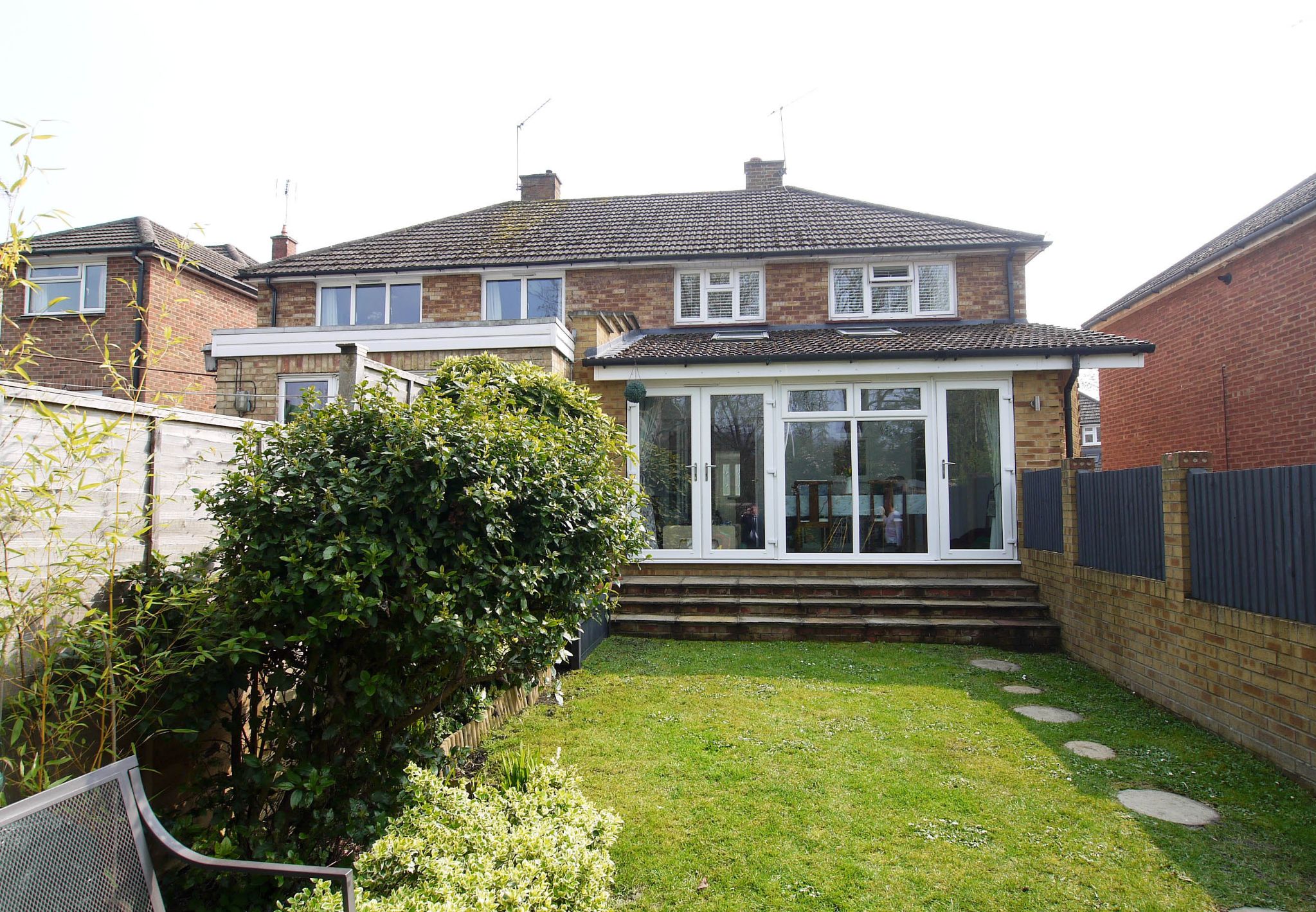 3 bedroom semi-detached house Sold in Sevenoaks - Photograph 11