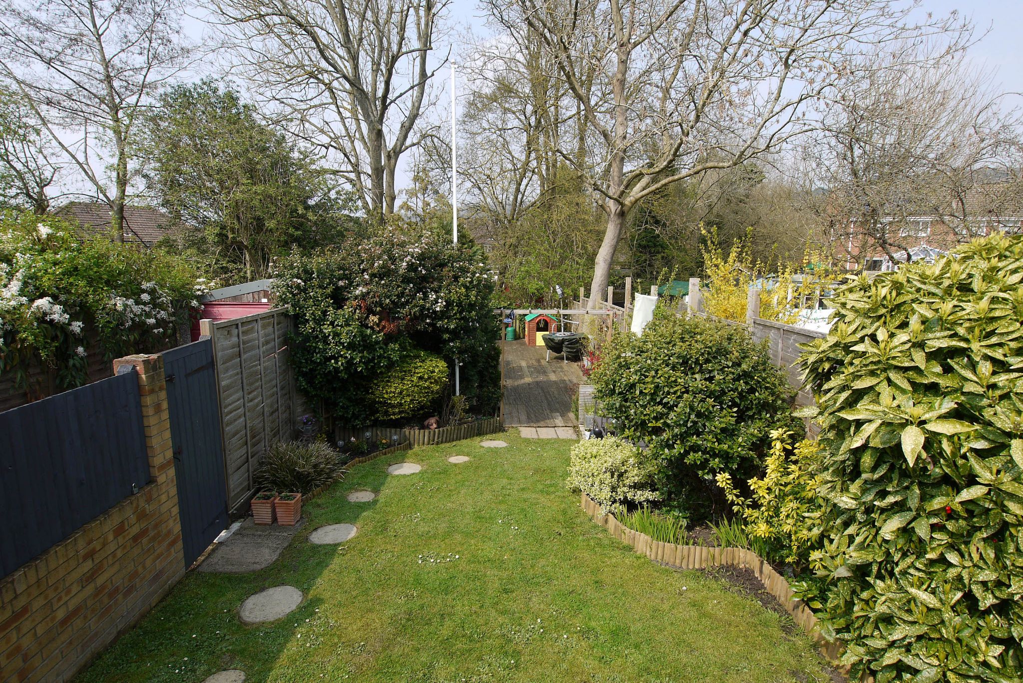 3 bedroom semi-detached house Sold in Sevenoaks - Photograph 10