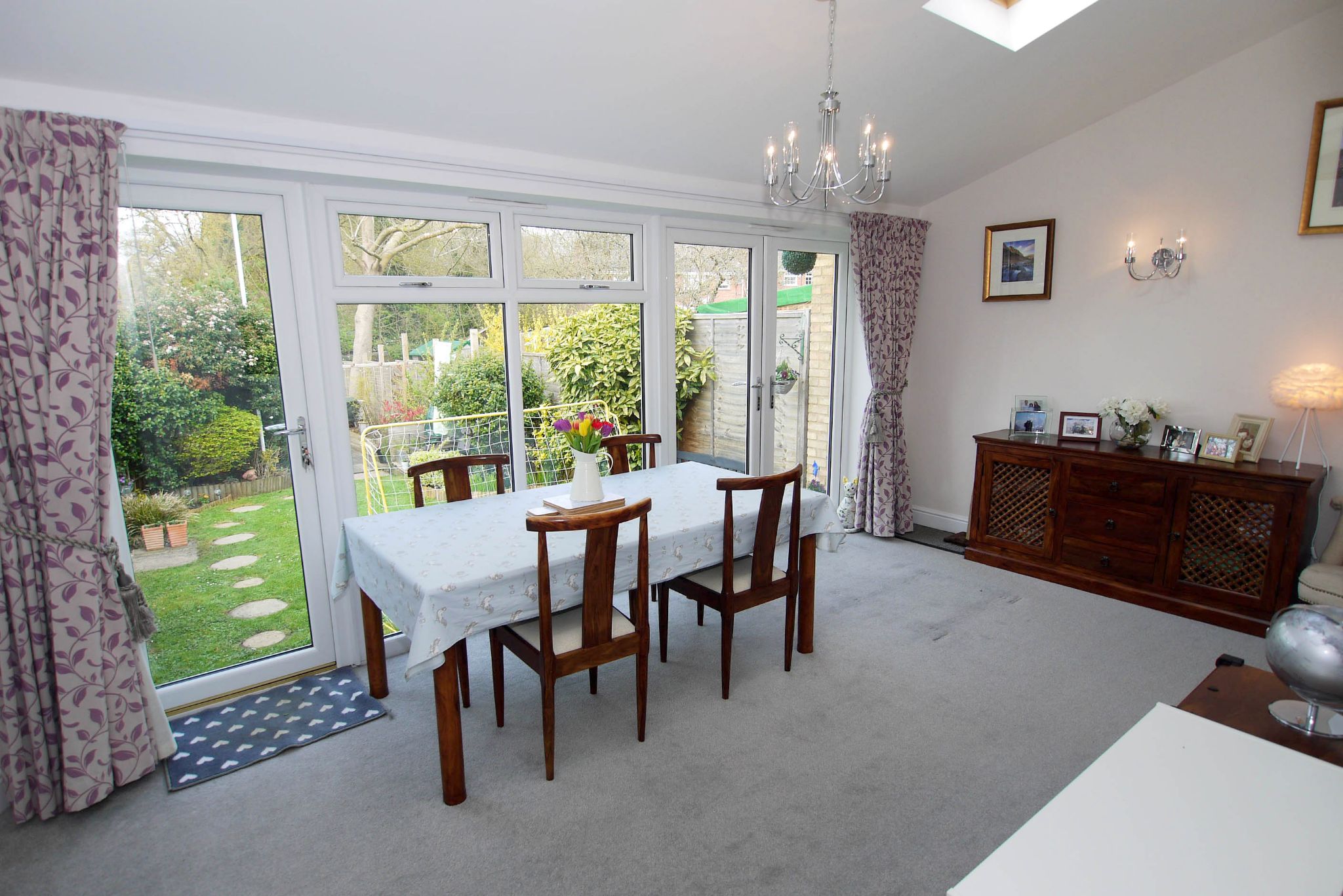 3 bedroom semi-detached house Sold in Sevenoaks - Photograph 2