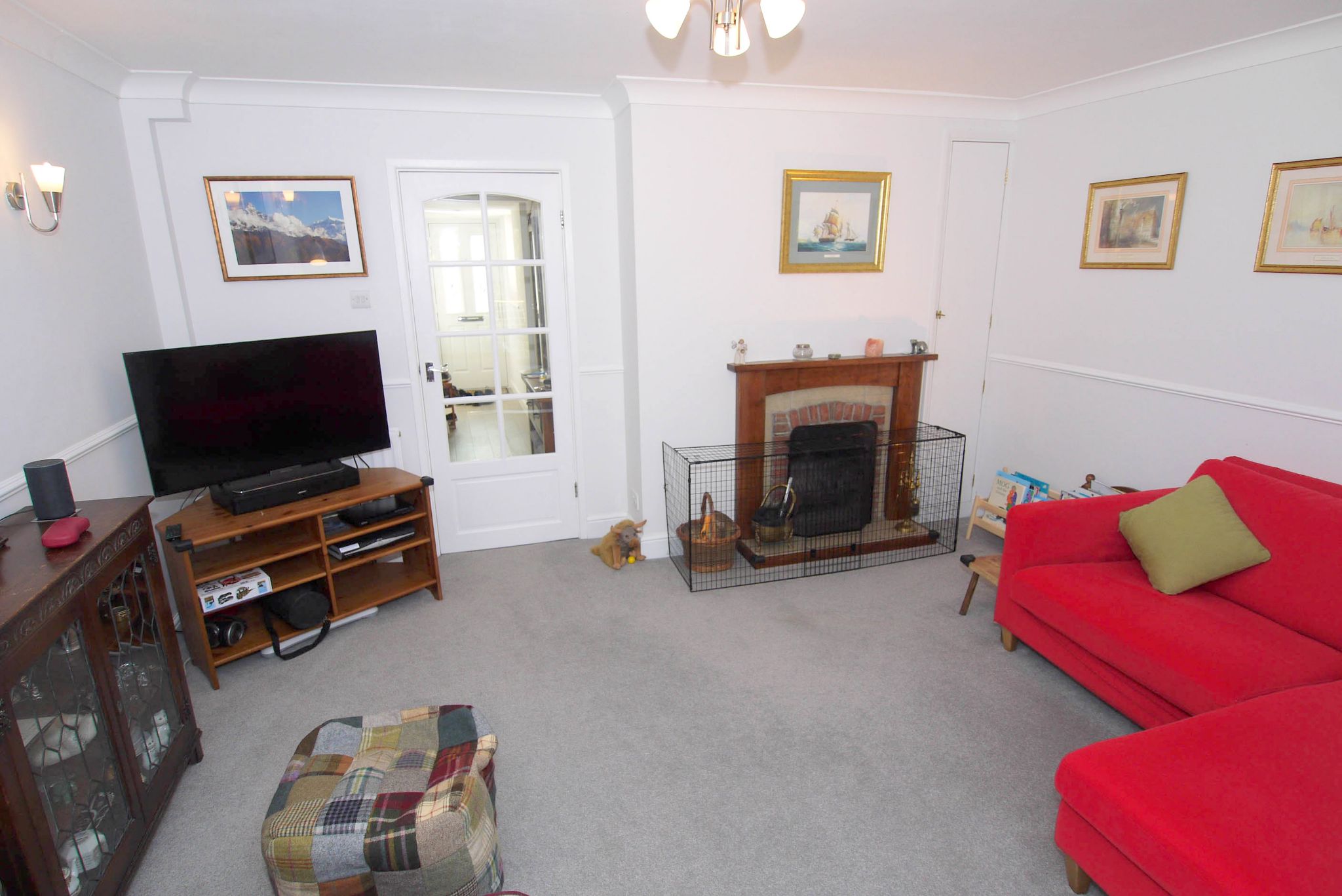 3 bedroom semi-detached house Sold in Sevenoaks - Photograph 4