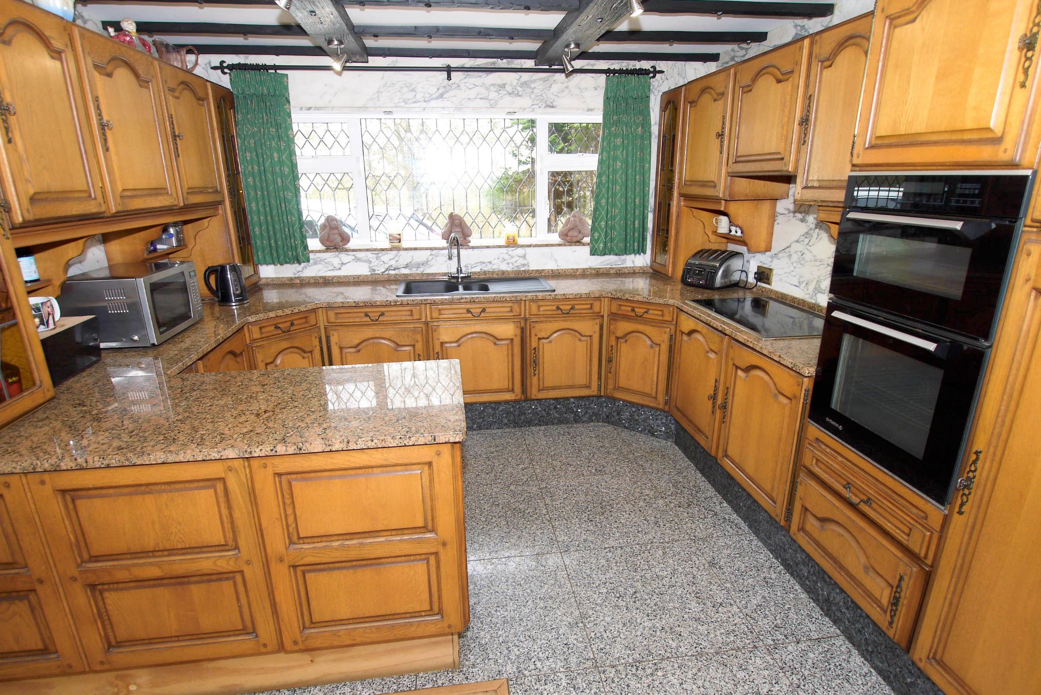 2 bedroom detached bungalow Sold in Sevenoaks - Photograph 4