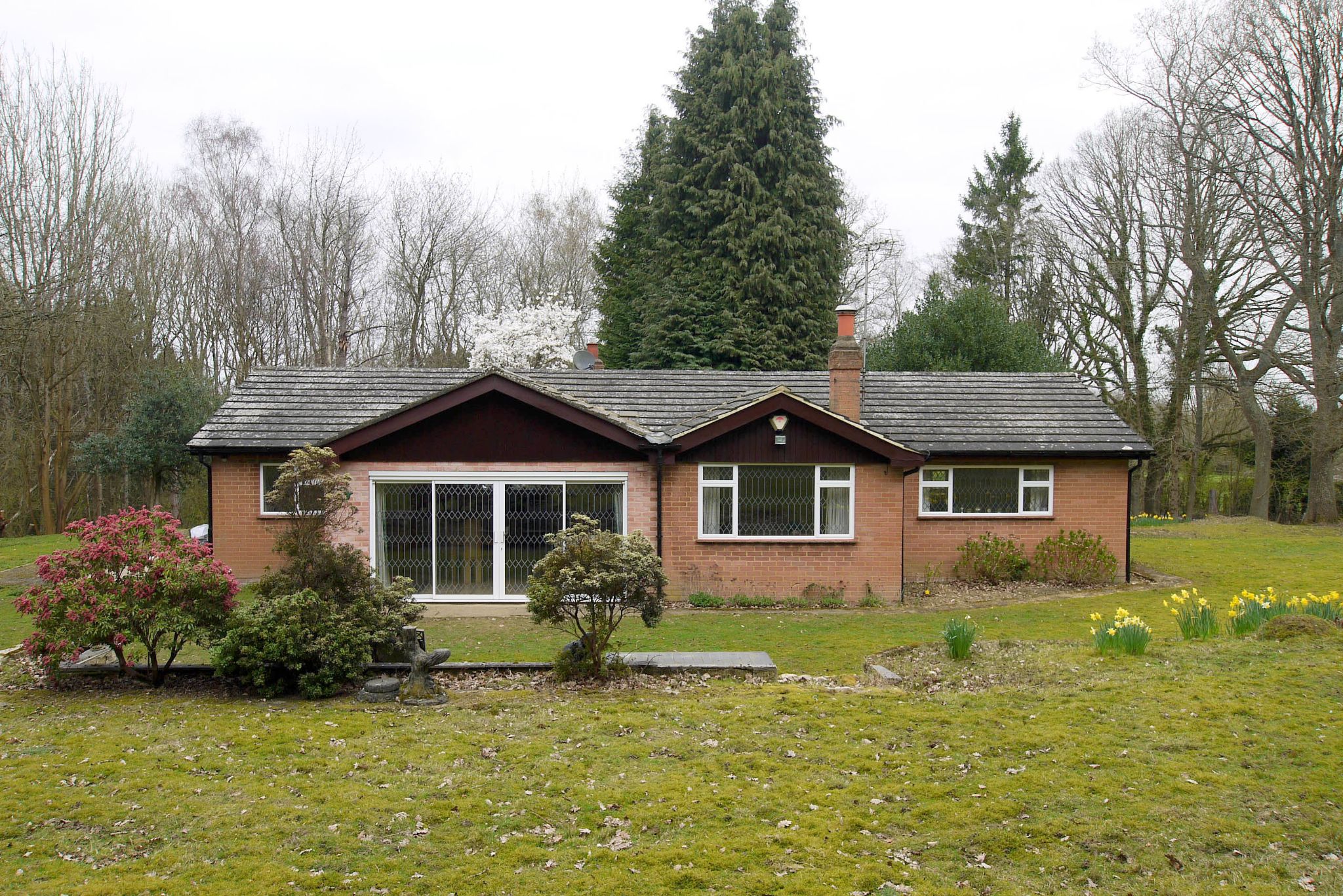 2 bedroom detached bungalow Sold in Sevenoaks - Photograph 1