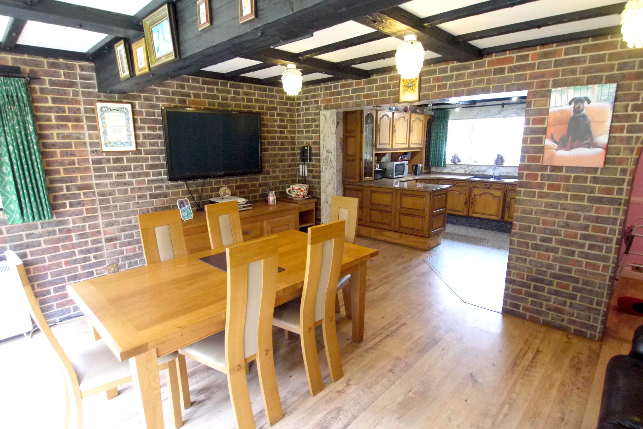 2 bedroom detached bungalow Sold in Sevenoaks - Photograph 2