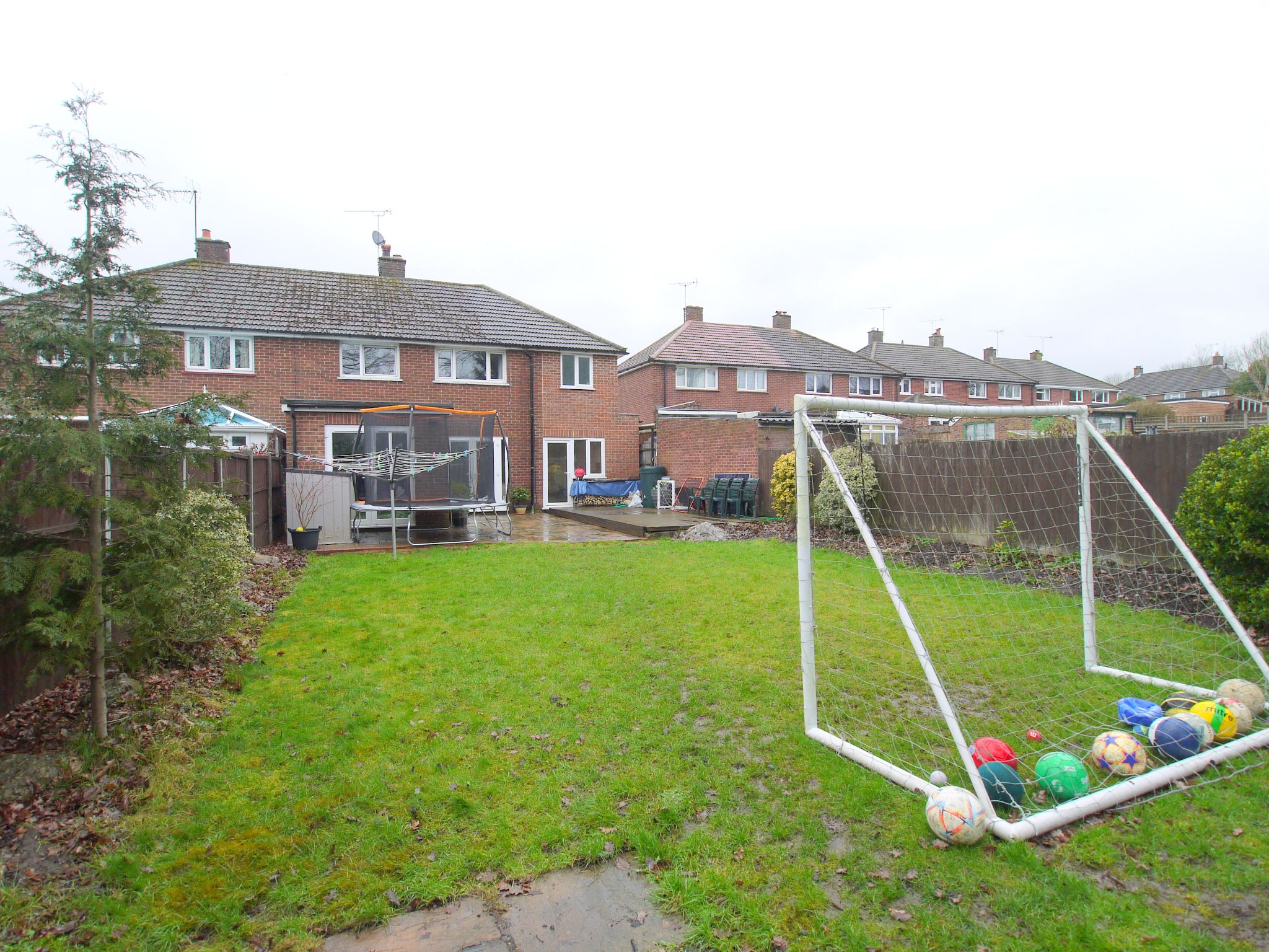 3 bedroom semi-detached house Sold in Sevenoaks - Photograph 9