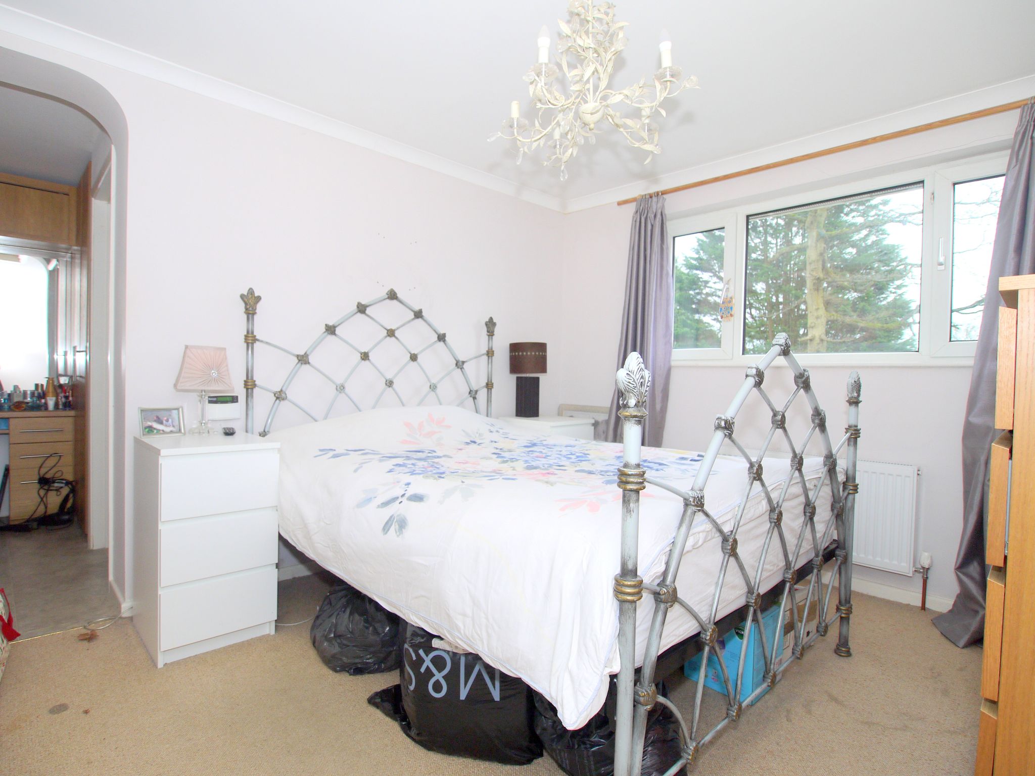 3 bedroom semi-detached house Sold in Sevenoaks - Photograph 2