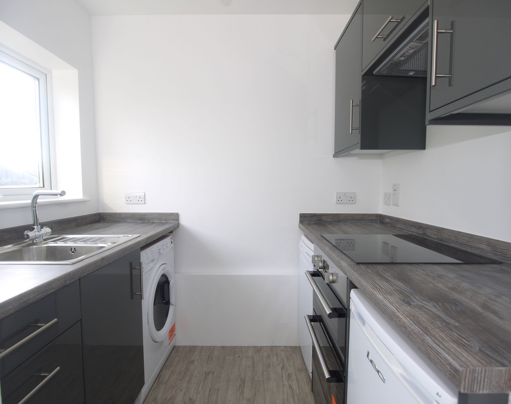 1 bedroom apartment Sold in Sevenoaks - Photograph 3