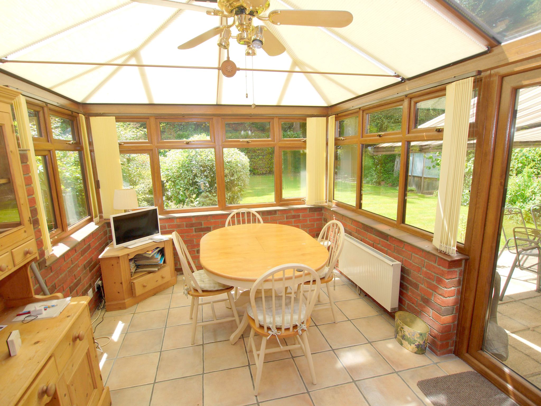 5 bedroom detached house Sold in Tonbridge - Photograph 3