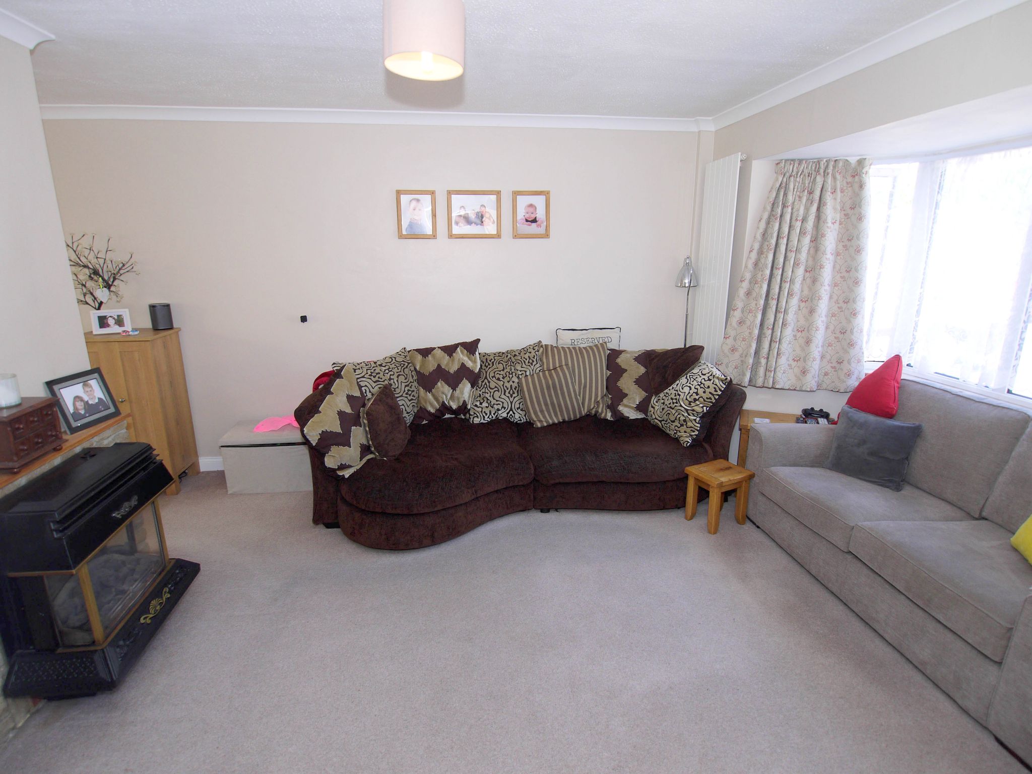 3 bedroom semi-detached house Sold in Sevenoaks - Photograph 2