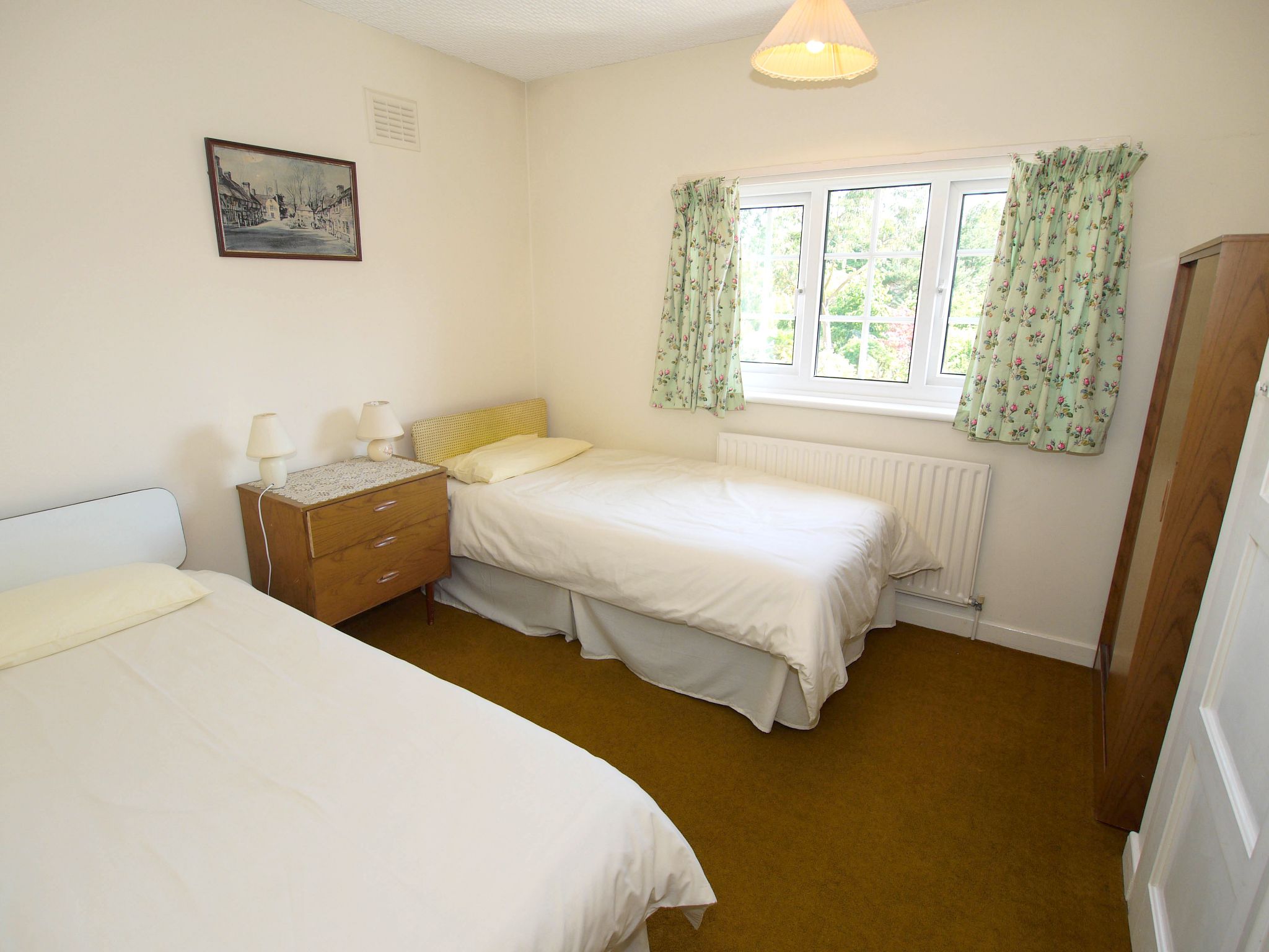3 bedroom semi-detached house Sold in Sevenoaks - Photograph 11