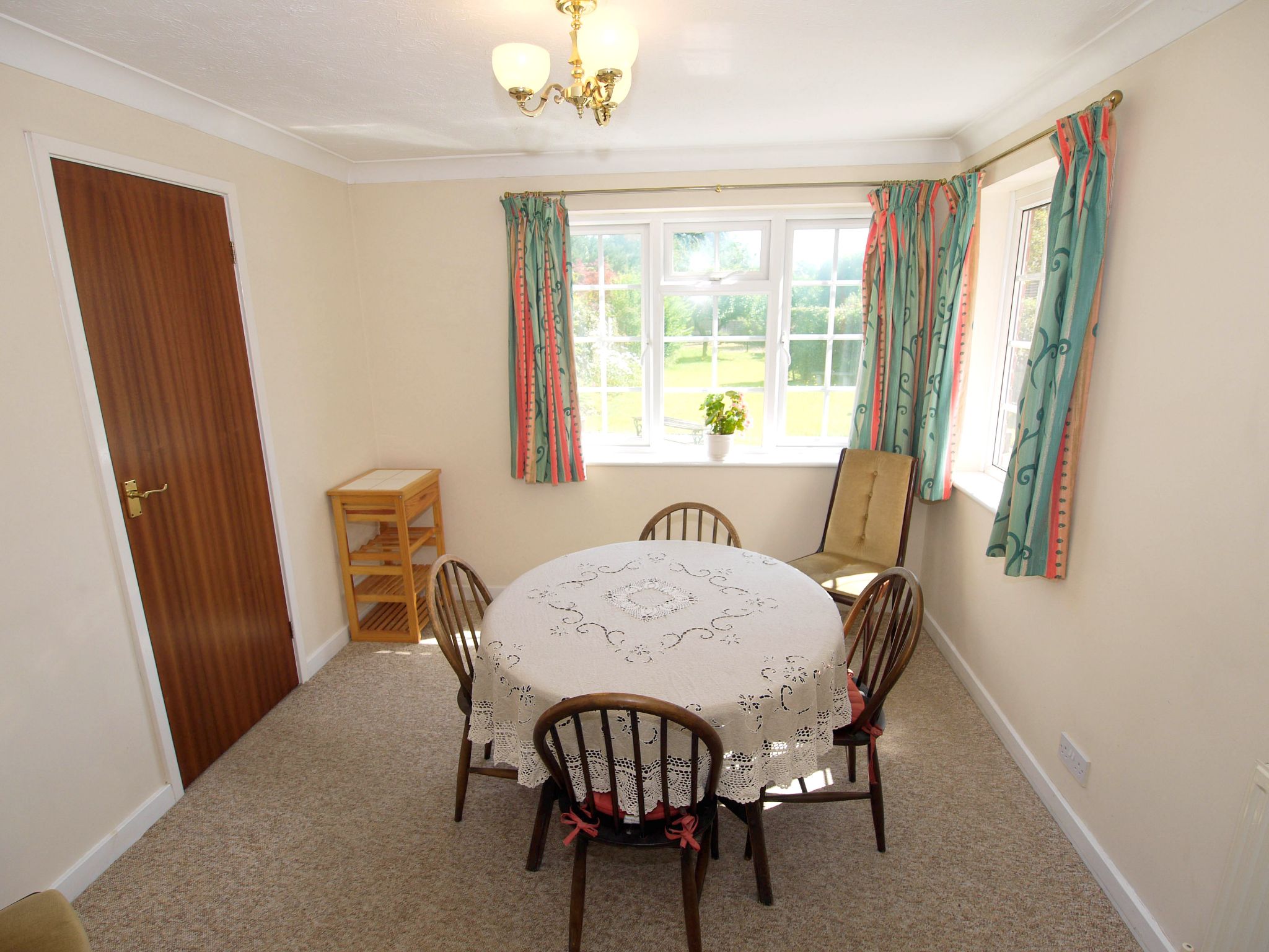 3 bedroom semi-detached house Sold in Sevenoaks - Photograph 8
