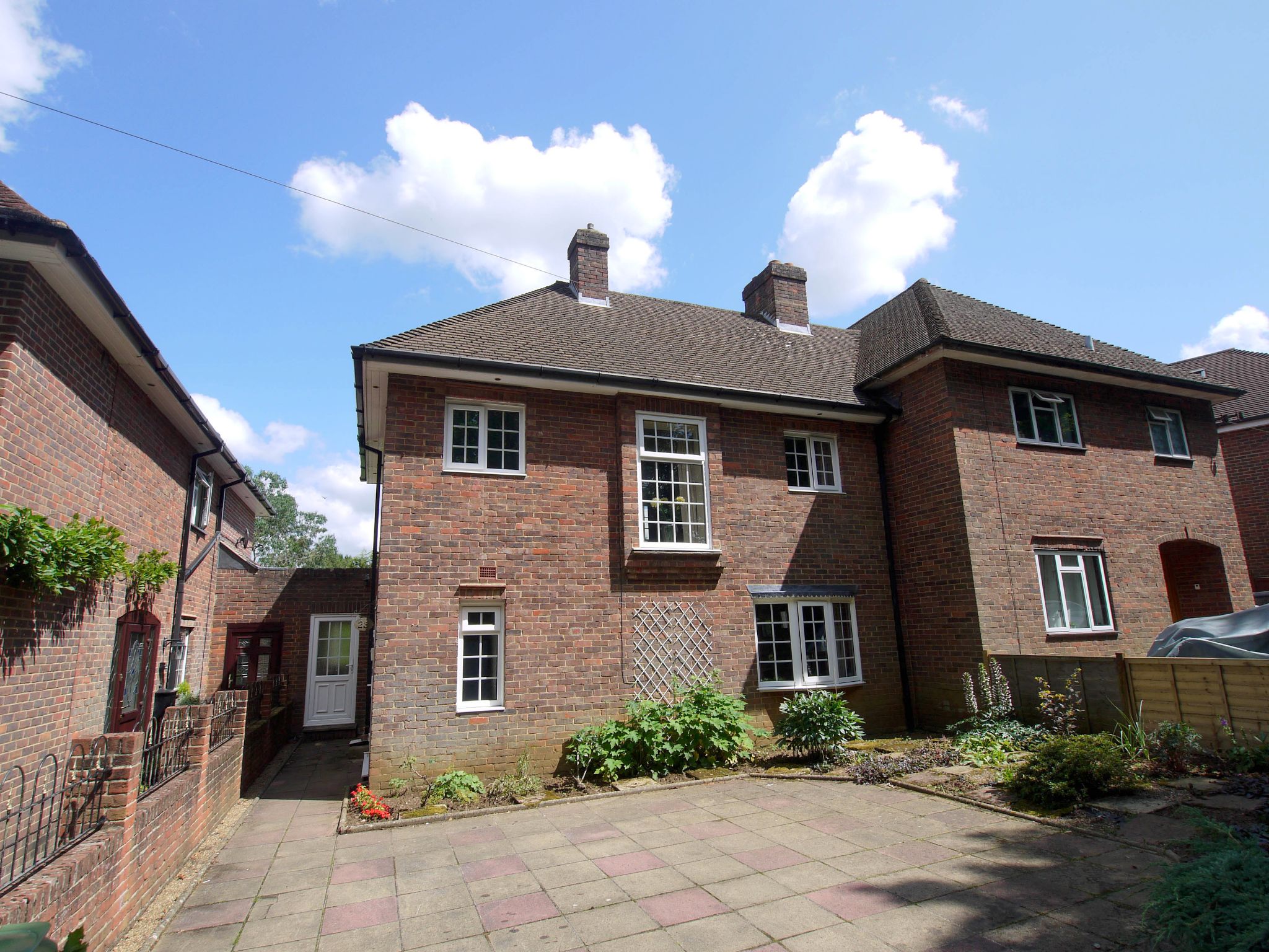 3 bedroom semi-detached house Sold in Sevenoaks - Photograph 1