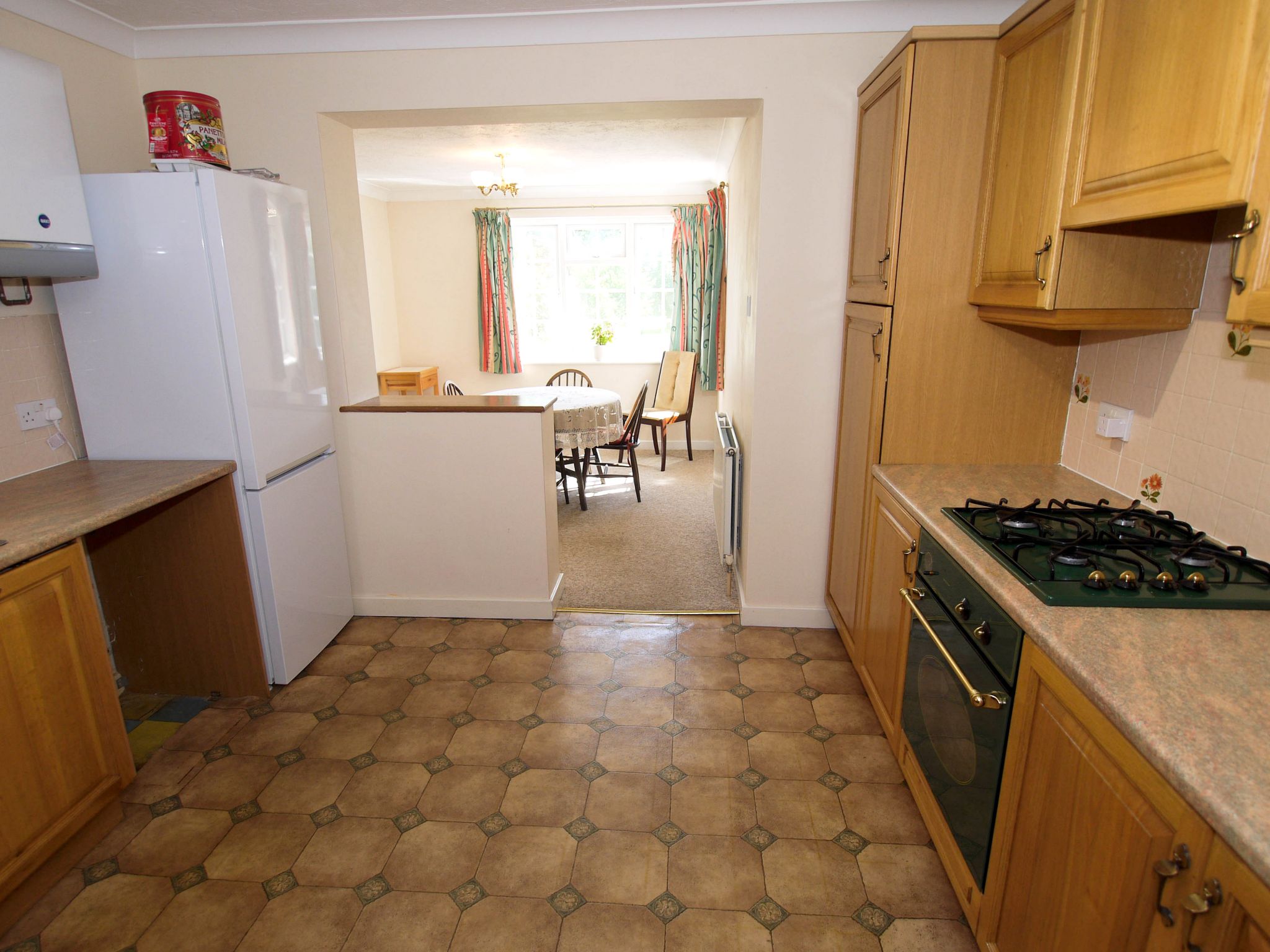 3 bedroom semi-detached house Sold in Sevenoaks - Photograph 7