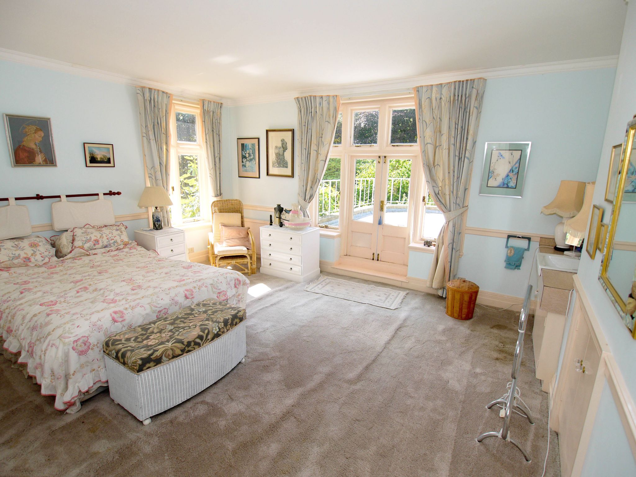 4 bedroom semi-detached house Sold in Otford - Photograph 9
